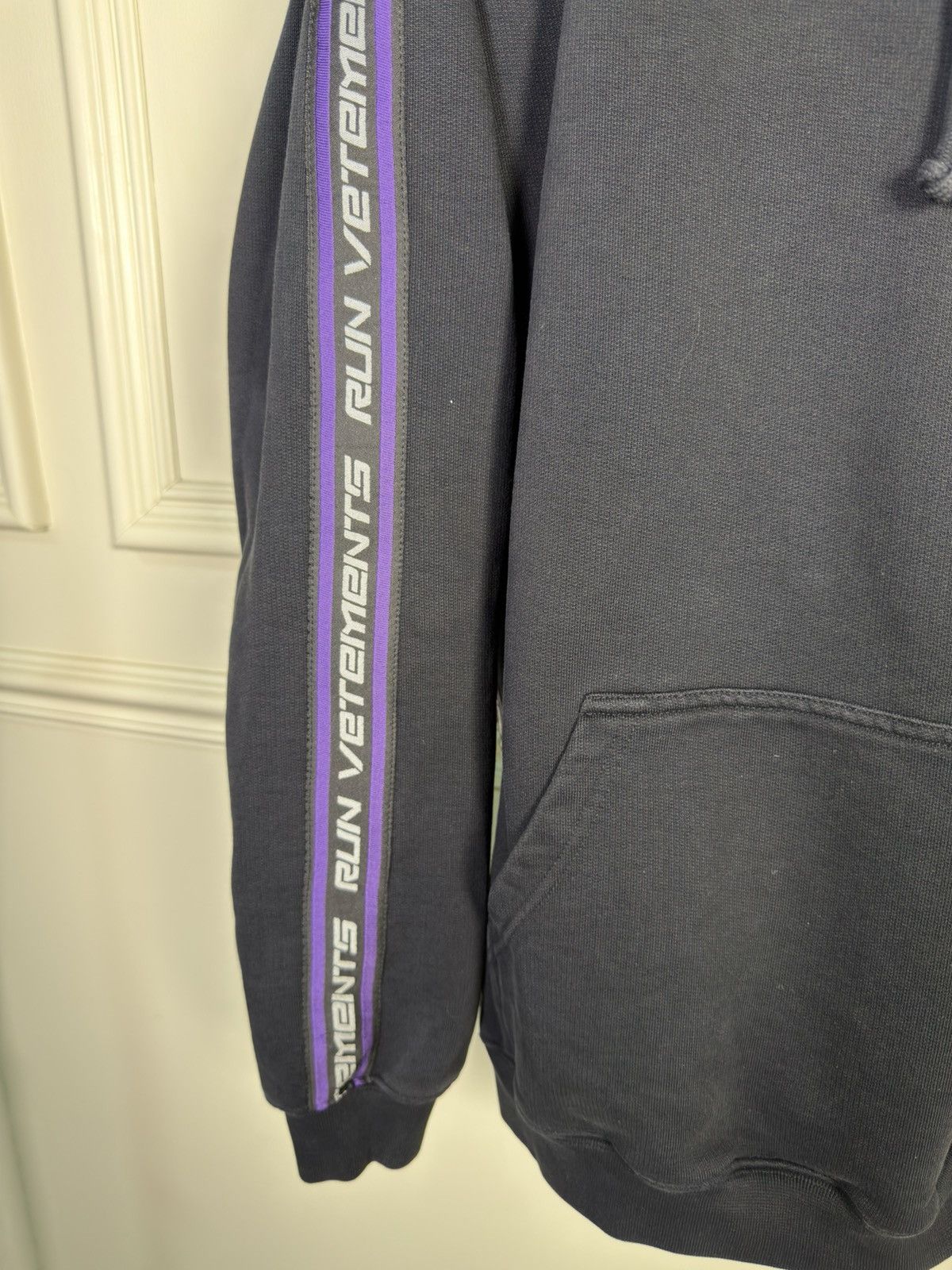 Vetements *RARE* VETEMENTS RUN TAPE LOGO OVERSIZED SWEATER HOODIE Size US XS / EU 42 / 0 - 4 Thumbnail