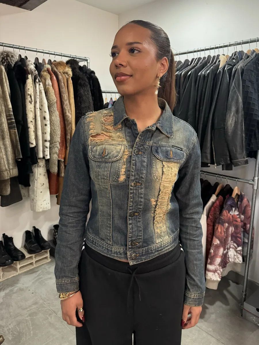 Dolce & Gabbana 2000s Dolce & Gabbana Grey Distressed Aged Denim Jacket Size XS / US 0-2 / IT 36-38 - 3 Thumbnail