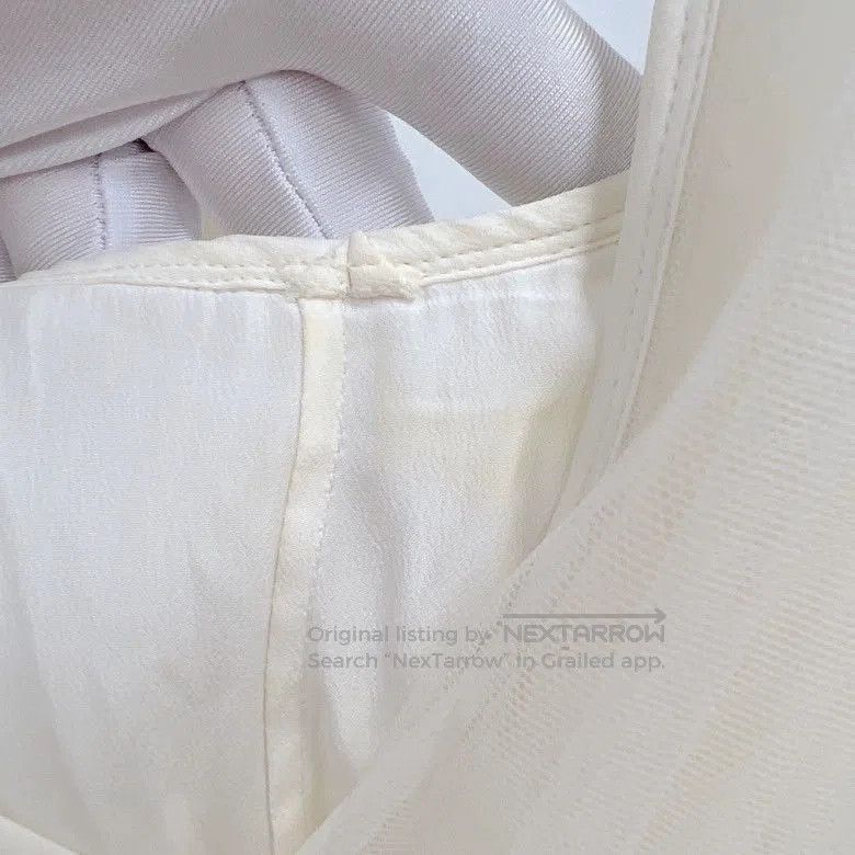 Brunello Cucinelli Brunello Cucinelli White Mesh V-Neck Top. Size US M / EU 48-50 / 2 - 6 Thumbnail