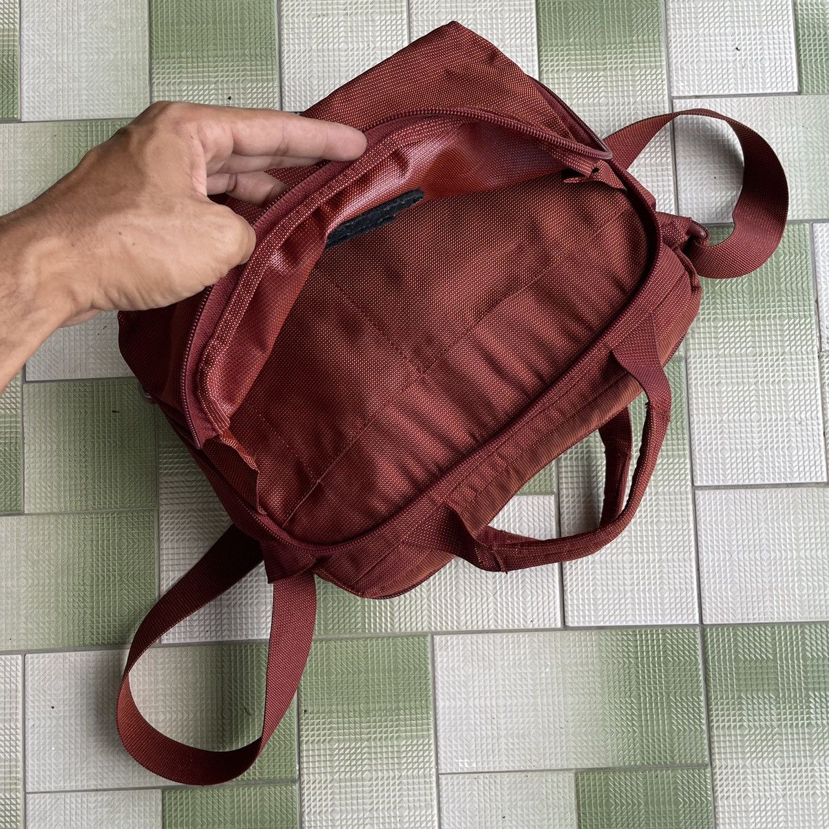 Japanese Brand × Mandarina Duck Y2K Mandarina Duck Multi-Pocket Shoulder Bag Size ONE SIZE - 8 Thumbnail