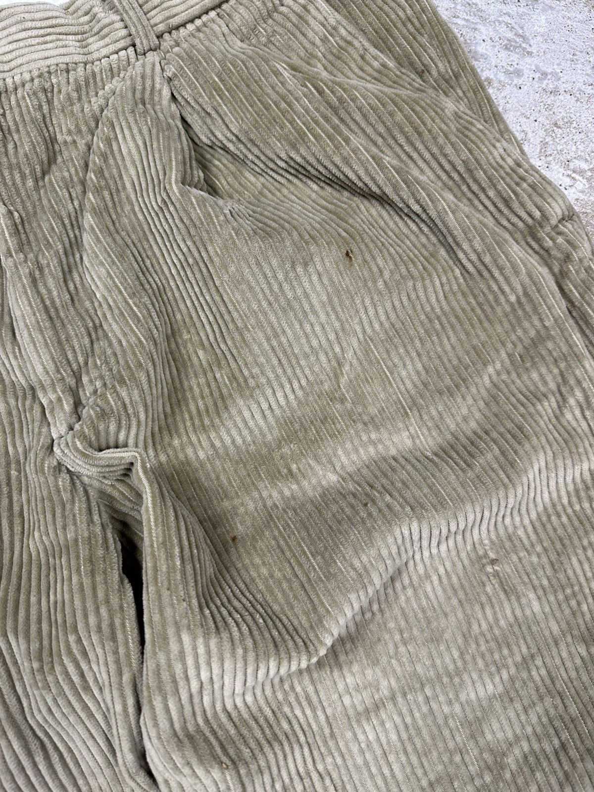 Yves Saint Laurent Vintage 90s Yves Saint Laurent Baggy Corduroy Beige Pants Size US 34 / EU 50 - 10 Thumbnail