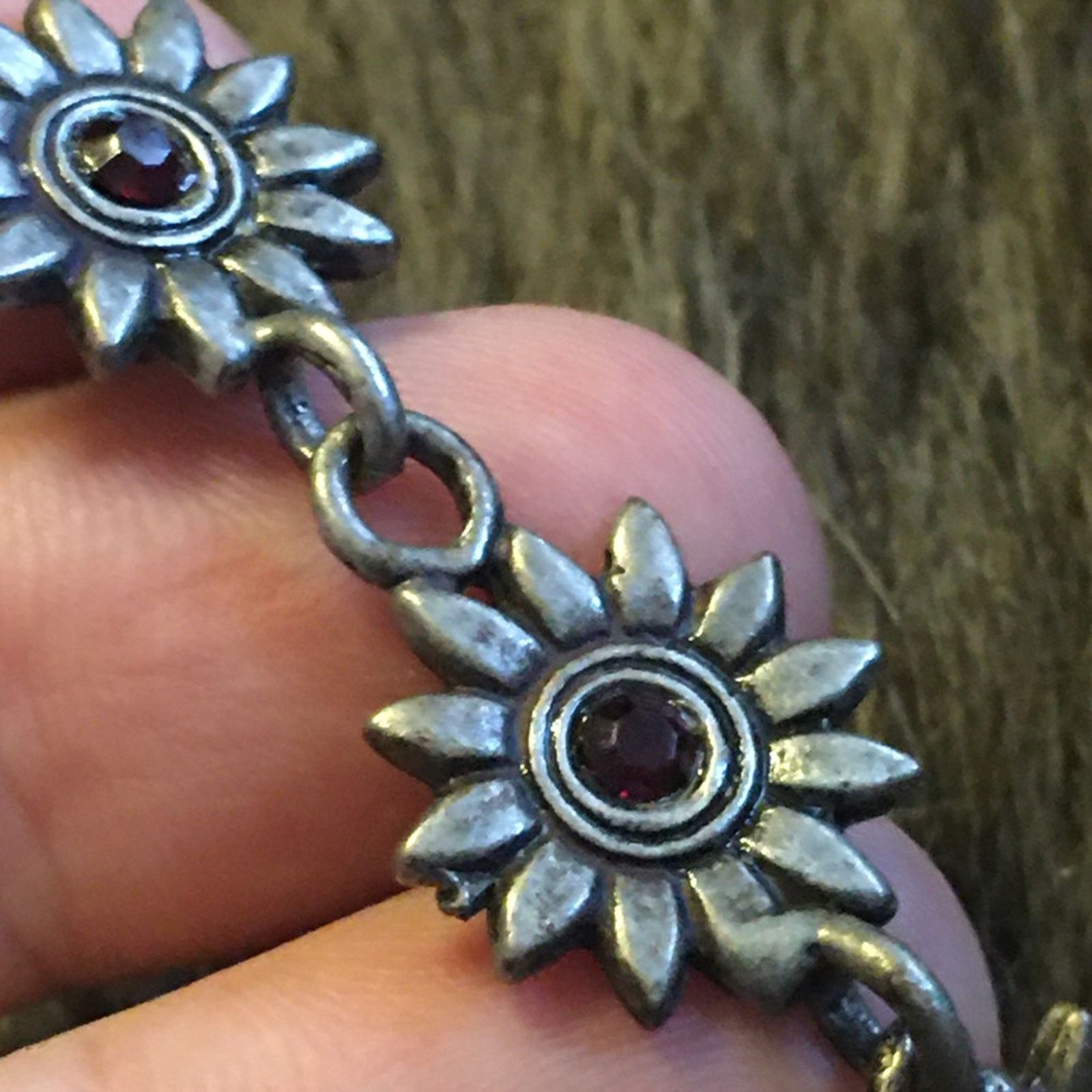 Vintage Vintage antique silver faux ruby daisy earrings Size ONE SIZE - 3 Thumbnail