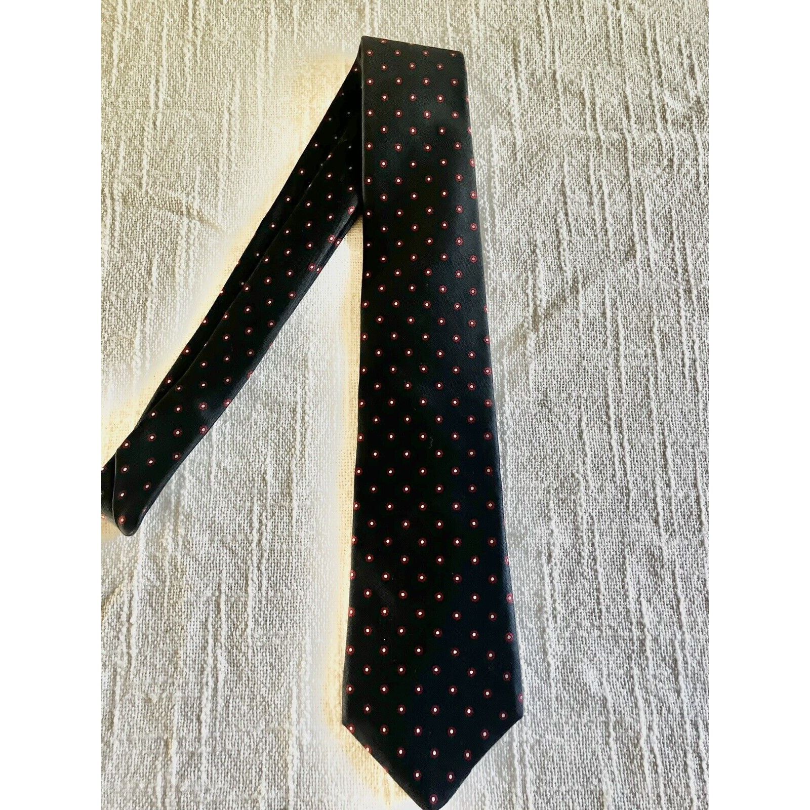 Yves Saint Laurent Yves Saint Laurent YSL Tie red daisy pattern 100% Silk Size ONE SIZE - 1 Thumbnail