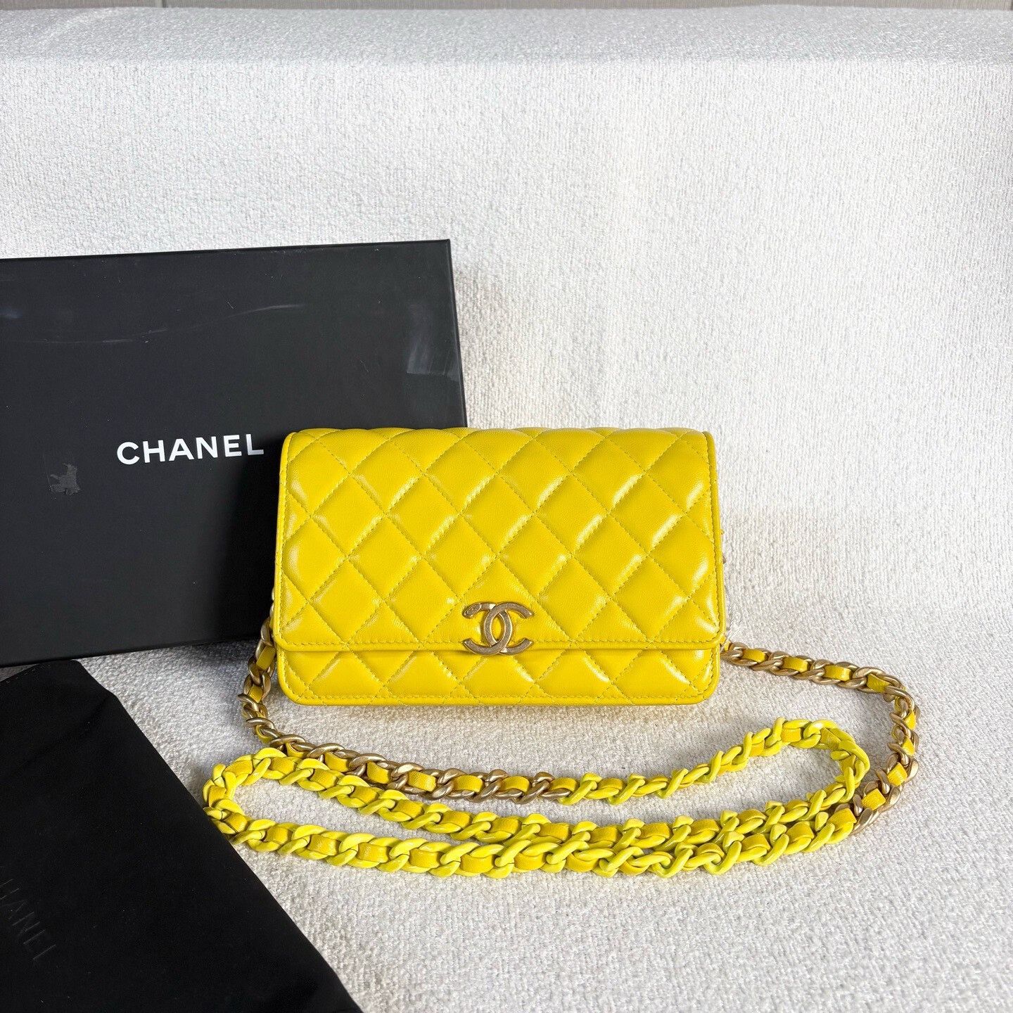 Chanel Pre-loved Bag Very good condition Size ONE SIZE - 1 Thumbnail