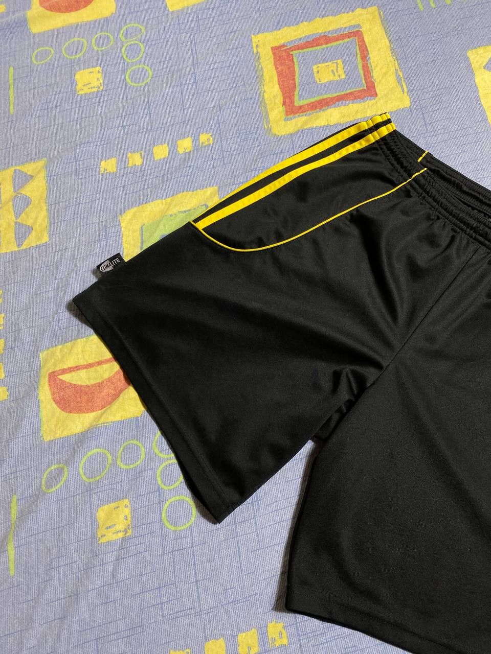 Adidas Vintage Adidas Shorts Y2K Streetwear Size US 32 / EU 48 - 2 Thumbnail