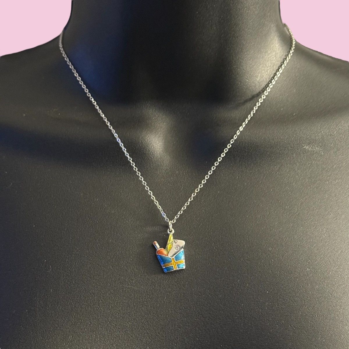 Other Silver tone champagne bucket pendant necklace Size ONE SIZE - 1 Thumbnail