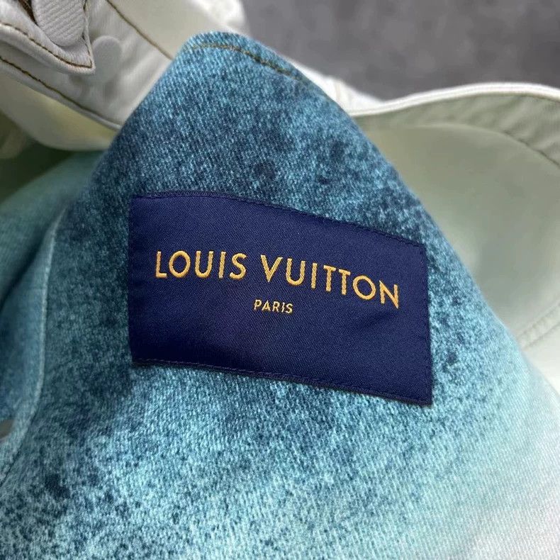 Louis Vuitton Louis Vuitton White and green rendered printed logo denim Size US M / EU 48-50 / 2 - 3 Thumbnail
