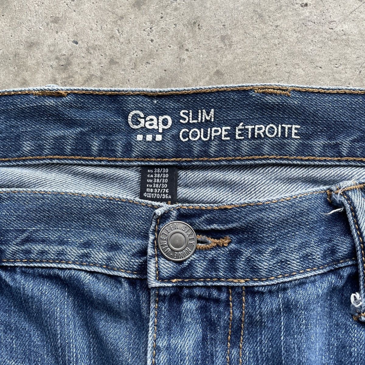 Gap Vintage Gap Distressed Denim Jeans Pants Faded W39 Size US 39 - 6 Thumbnail
