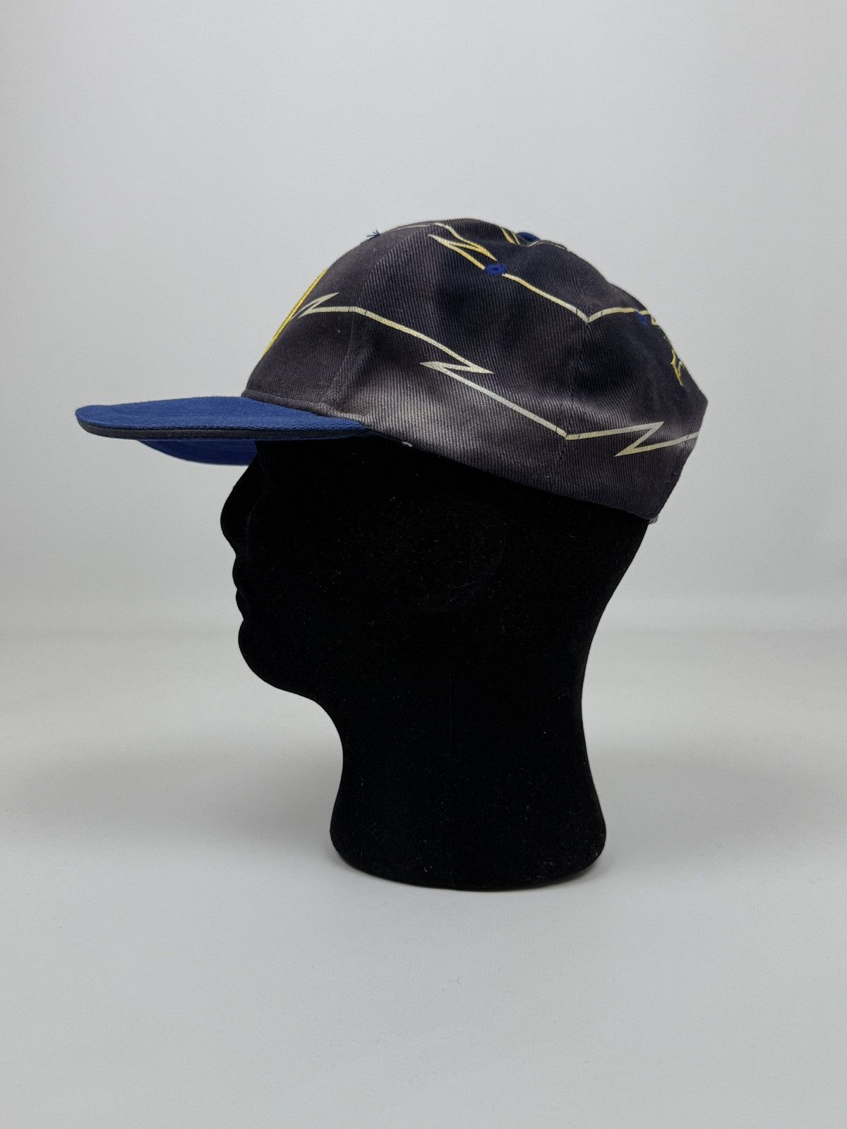 Vintage 1990s Vintage Faded Hockey Club Davos Shockwave Snapback Hat Size ONE SIZE - 10 Thumbnail