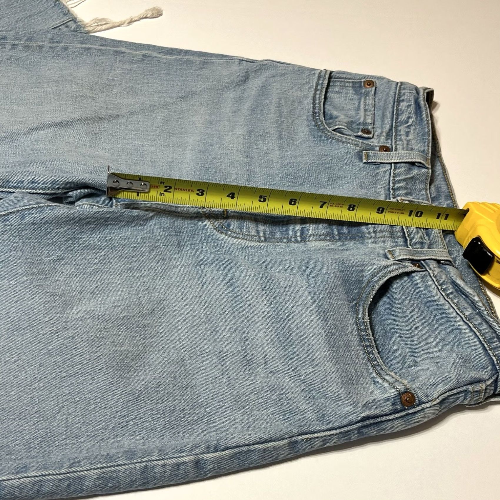 Levi's Levi's 501 Jeans Womens 27x25 Cropped High Rise Straight Blue Medium Denim 5-Pocket Button Closure Frayed Hems Vintage No Womens Size 27" / US 4 / IT 40 - 4 Thumbnail