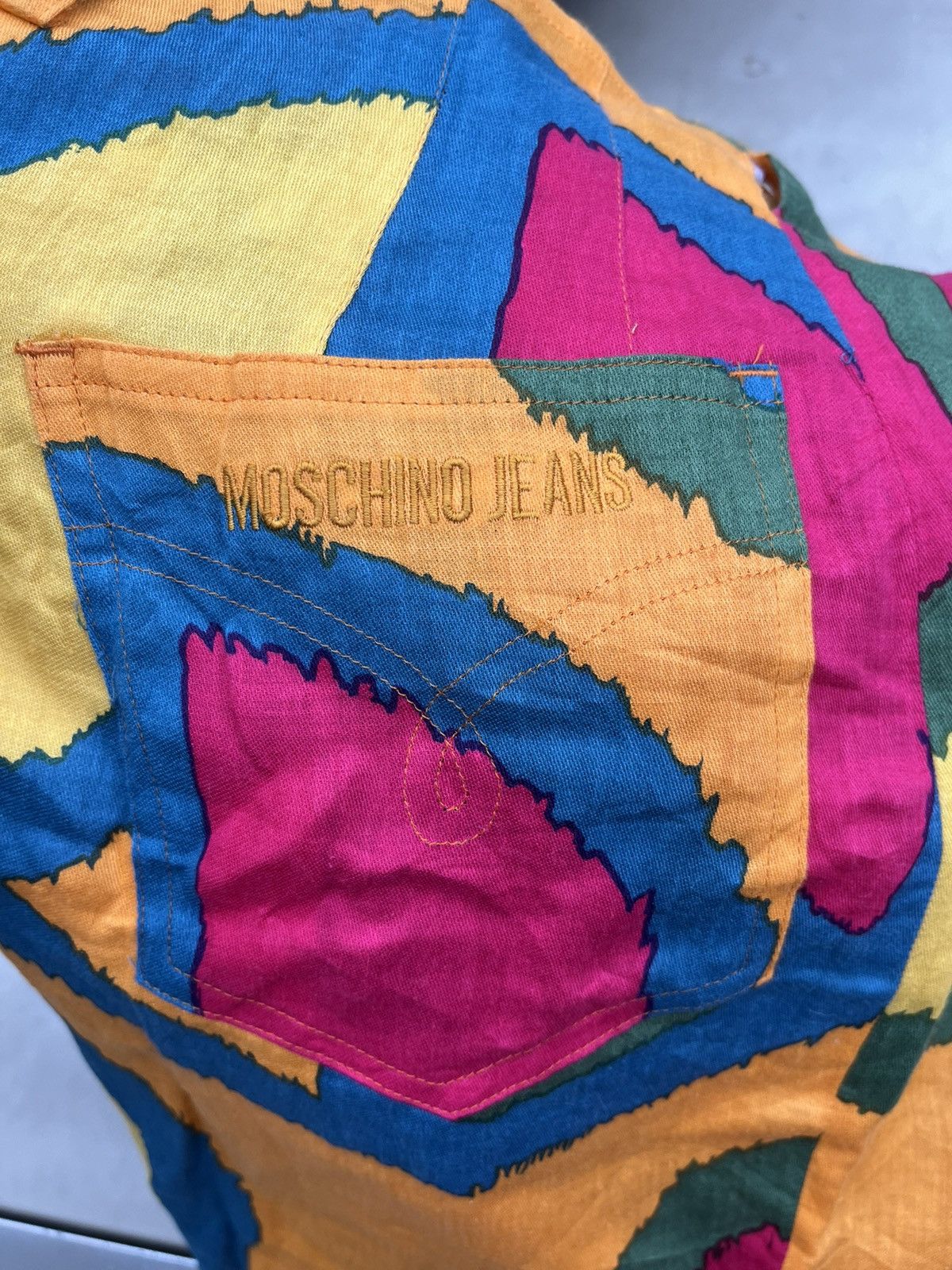 Moschino Peace printed pop colours wrap skirt Size 28" / US 6 / IT 42 - 8 Thumbnail
