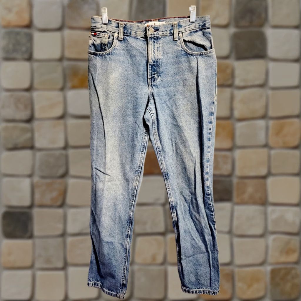 Tommy Hilfiger VINTAGE Tommy Hilfiger Jeans Boyfriend Size 6 Lt Wash Tapered Flag Womens Size 28" / US 6 / IT 42 - 1 Thumbnail