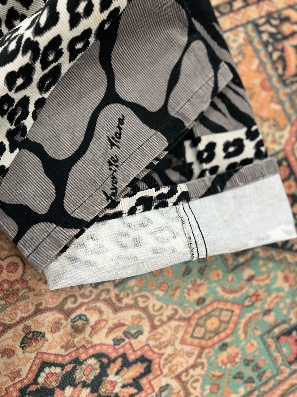 Japanese Brand Japanese Brand My Favourite Tiara Corduroy Pants Size US 29 - 9 Thumbnail