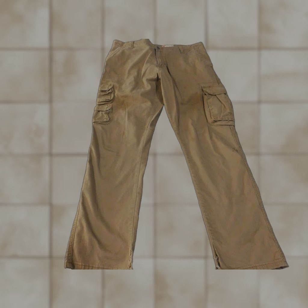 Wrangler Wrangler Cargo Pants Mens 38x32 Khaki Regular Tapered Beige Outdoors Utility Pants straight leg Workwear Casual 38x32 Mens Beige Cargo Pants Wrangler Size US 38 / EU 54 - 1 Thumbnail
