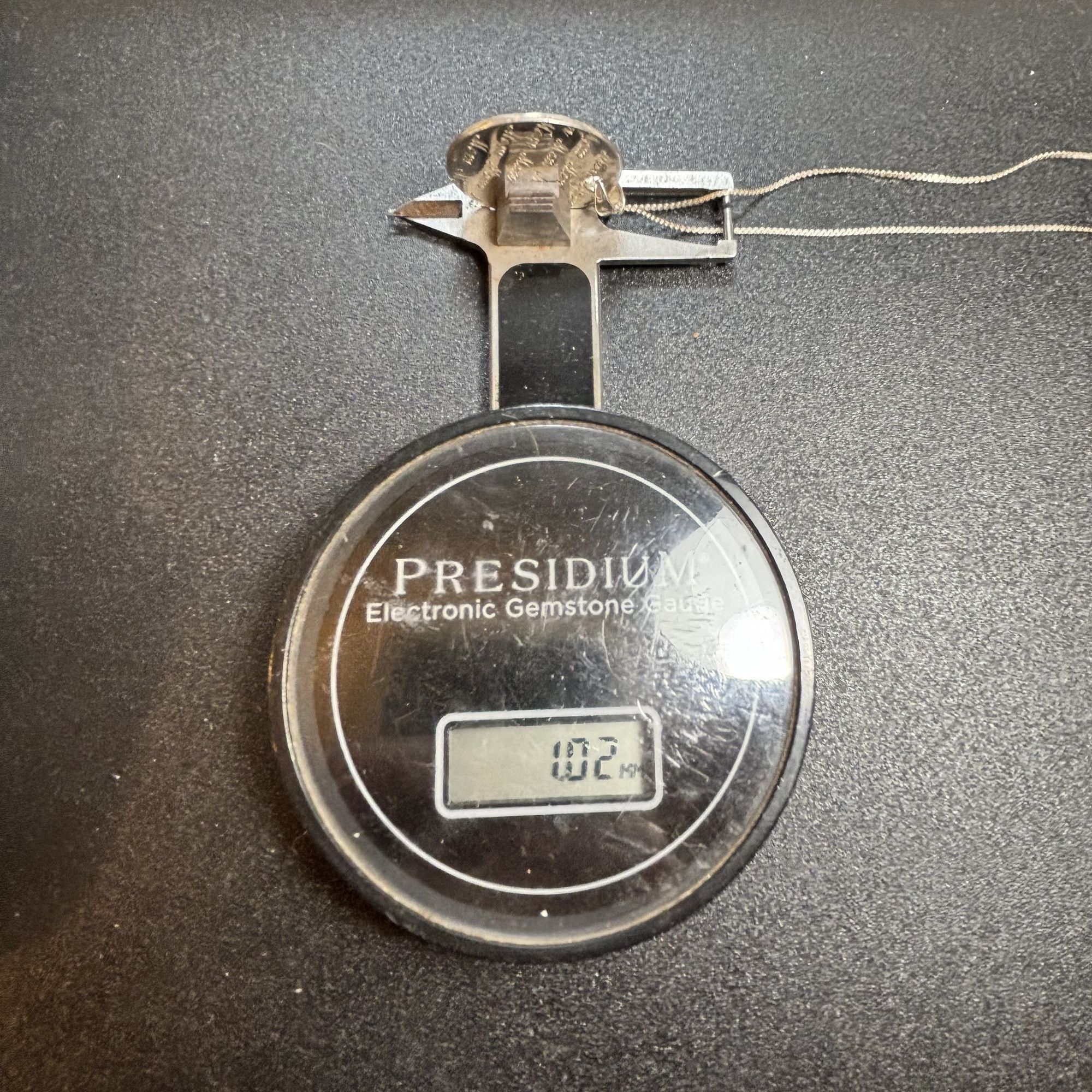 Vintage VTG Sterling Silver 925 "Mom" Script Engraving Circle Pendan Size ONE SIZE - 8 Thumbnail