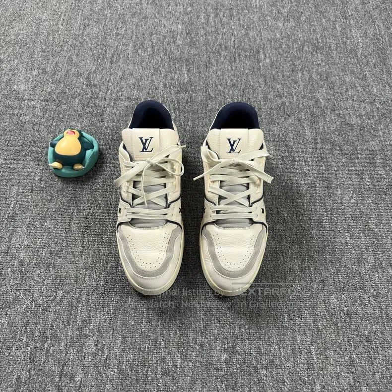 Louis Vuitton Louis Vuitton Trainer54 Navy Blue Casual Shoes Size US 8.5 / EU 41-42 - 2 Thumbnail