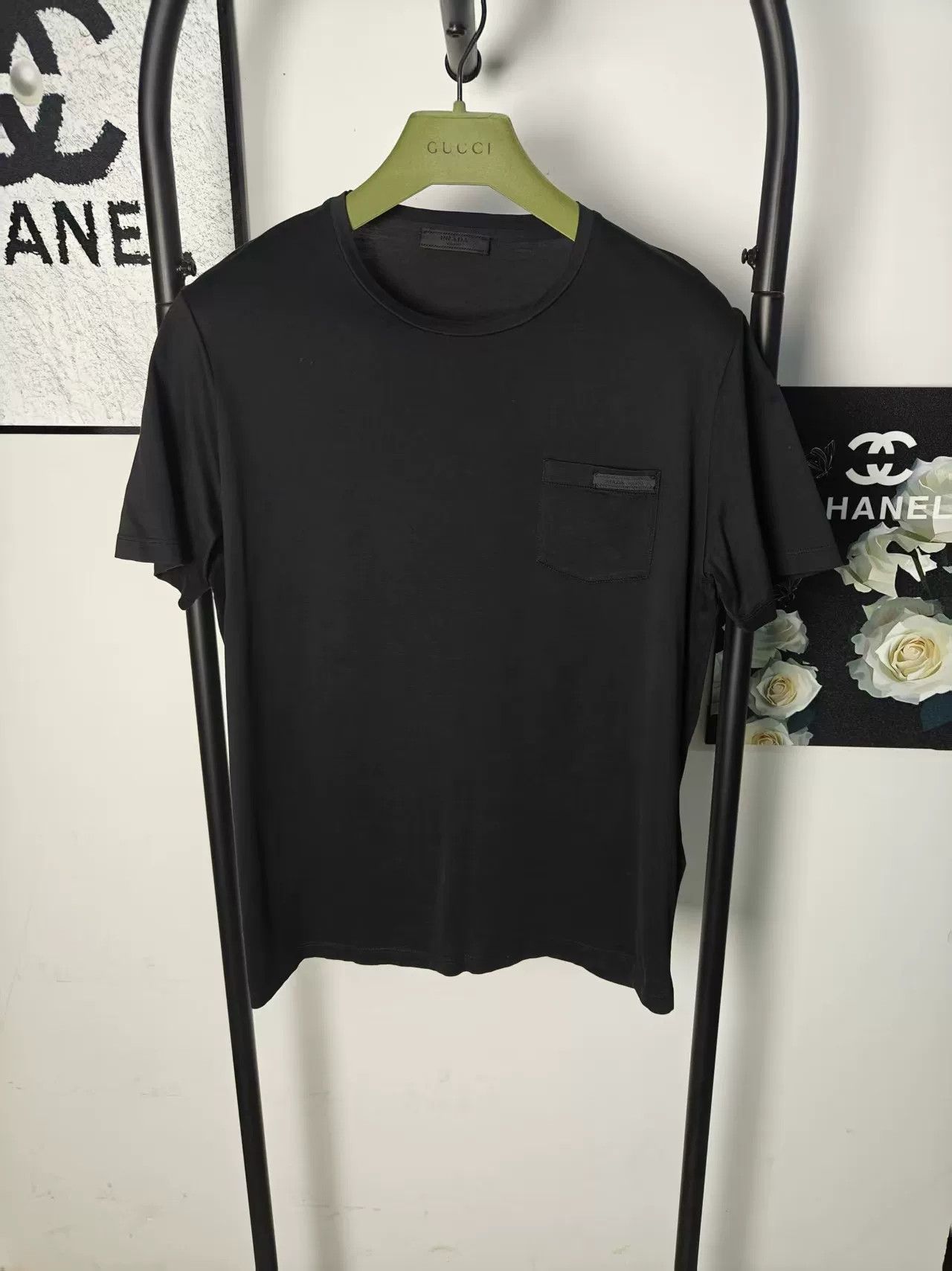 Prada Prada Pocket Logo Short Sleeve Shirt Size US S / EU 44-46 / 1 - 1 Thumbnail