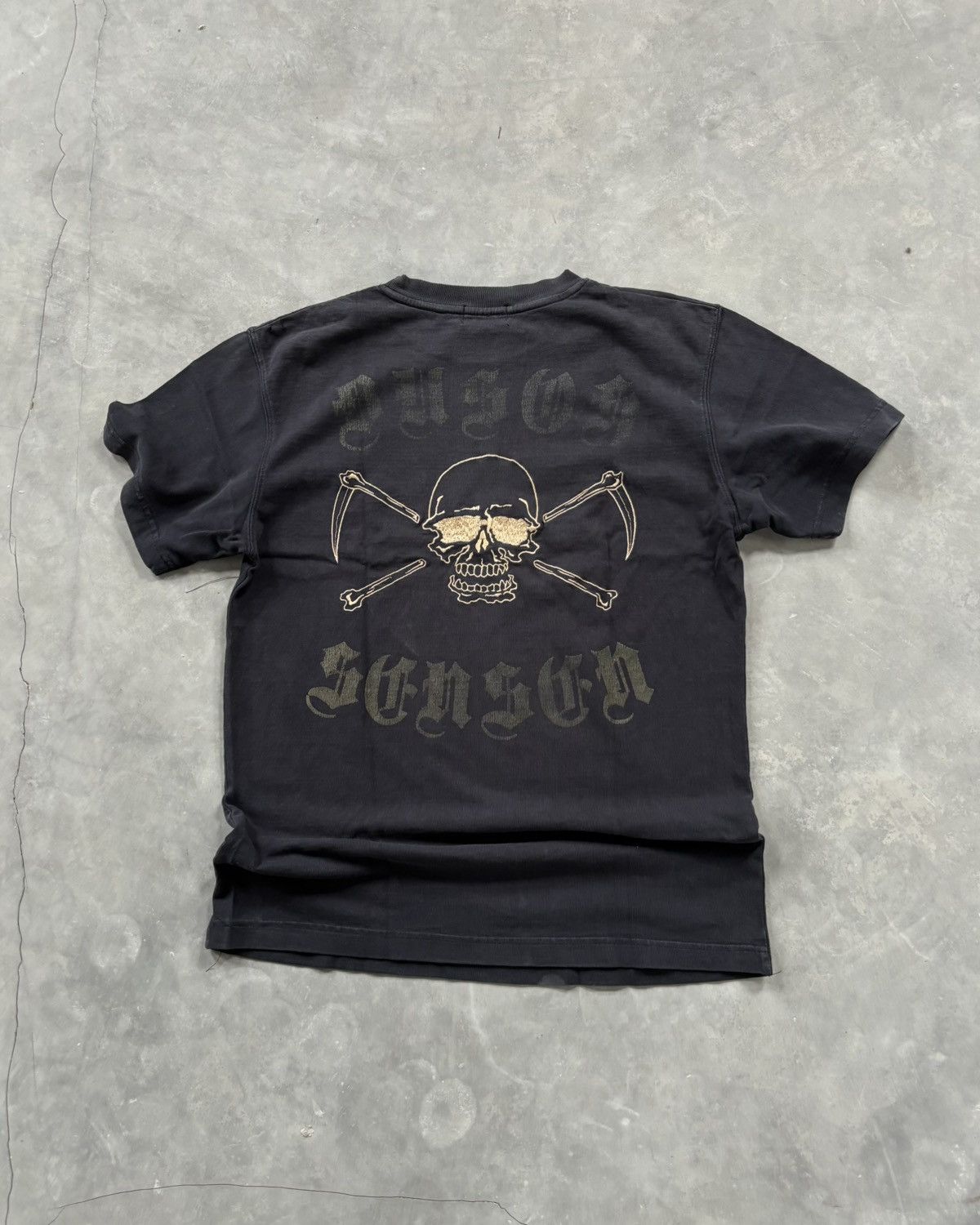 Japanese Brand Vintage Tee Faded Crows Buson Skull Size US L / EU 52-54 / 3 - 1 Thumbnail