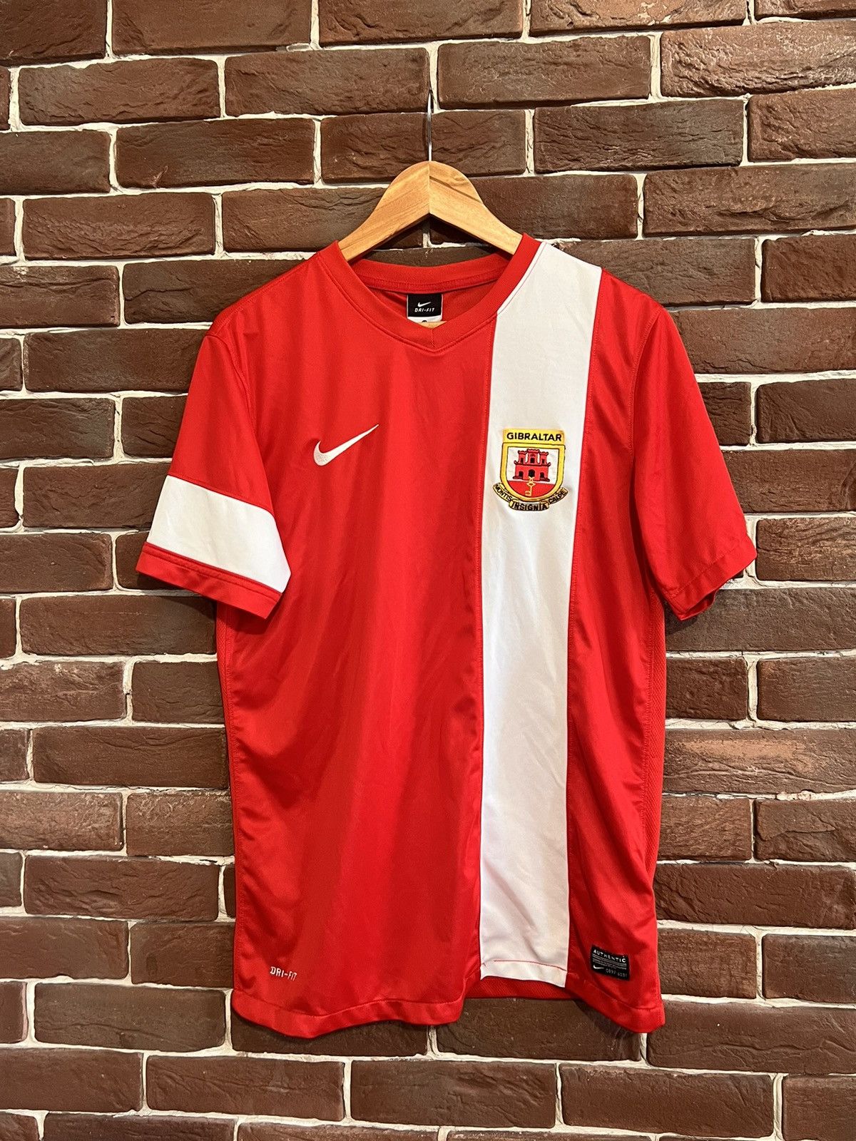 Nike Rare Nike Gibraltar Y2K M Red Jersey Soccer Kit 00s Size US M / EU 48-50 / 2 - 1 Thumbnail