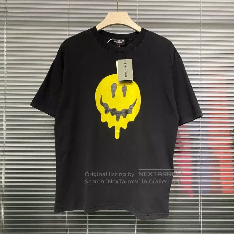 Balenciaga Balenciaga Short-sleeve T-shirt with dissolving smile and Size US L / EU 52-54 / 3 - 1 Thumbnail