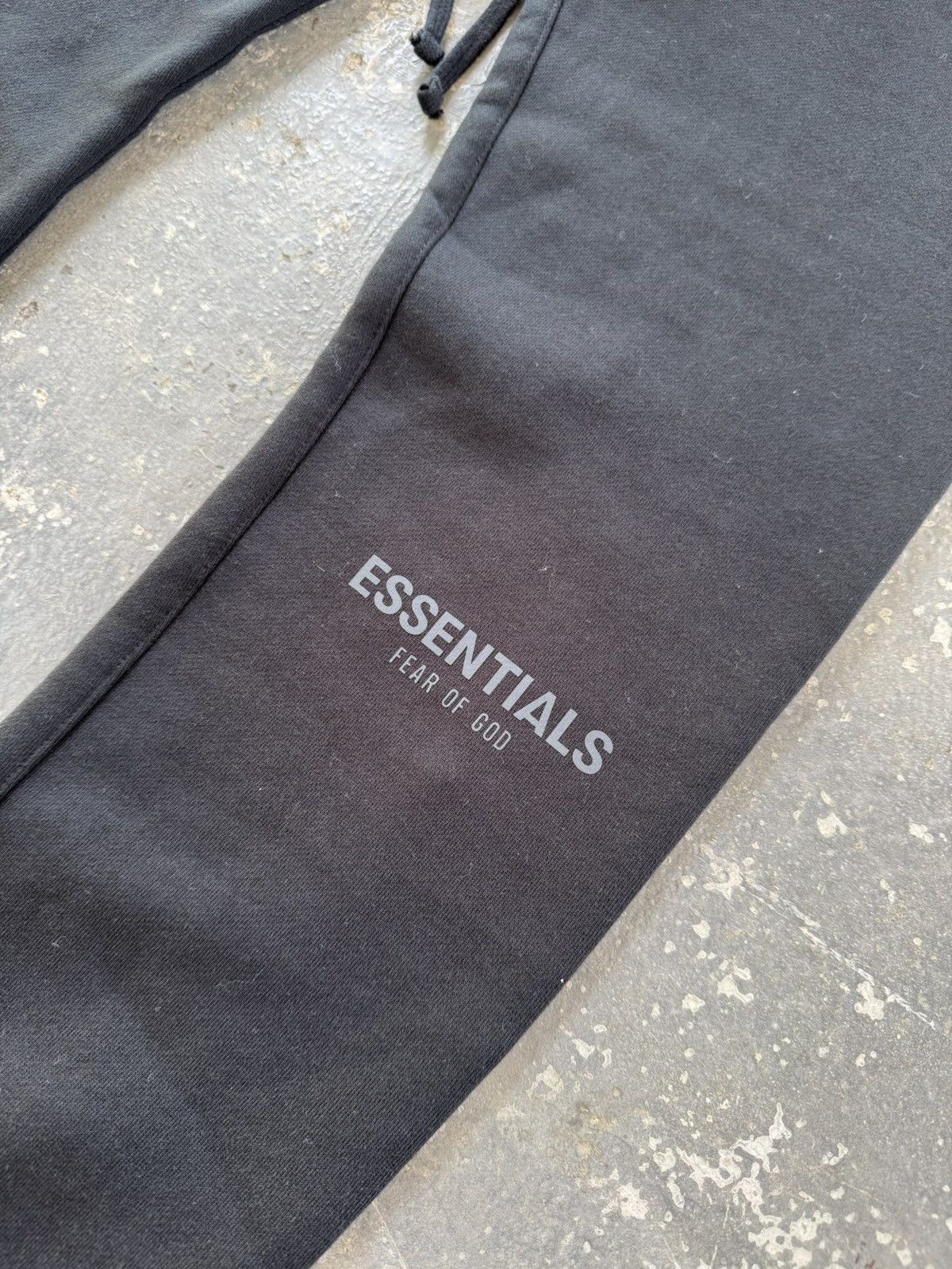 Fear of God Essentials Fear Of God Joggers Pants Size US 34 / EU 50 - 3 Thumbnail