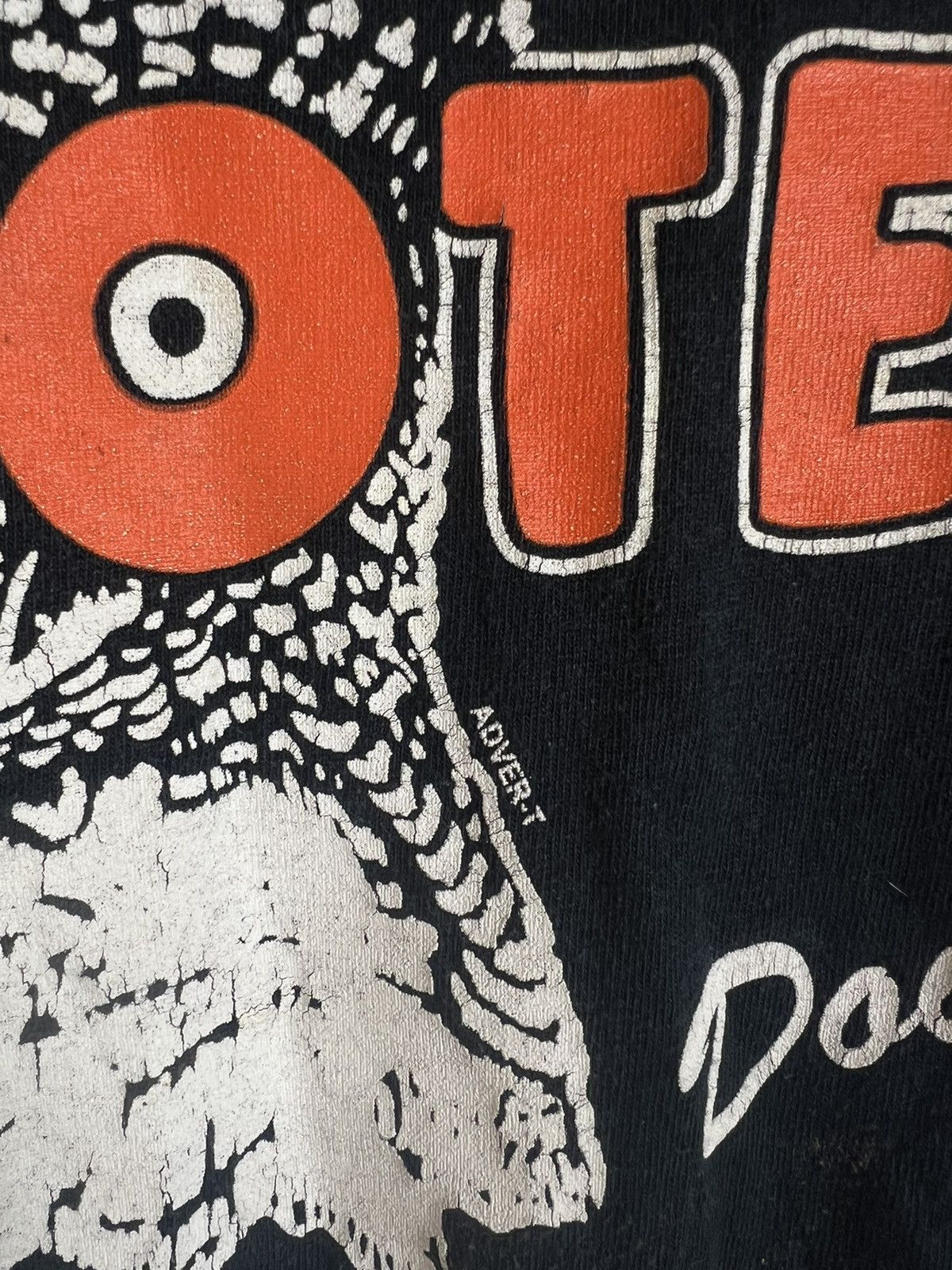 Vintage Vintage Hooters Canada Toronto T-Shirt Y2K Tee Size US S / EU 44-46 / 1 - 6 Thumbnail