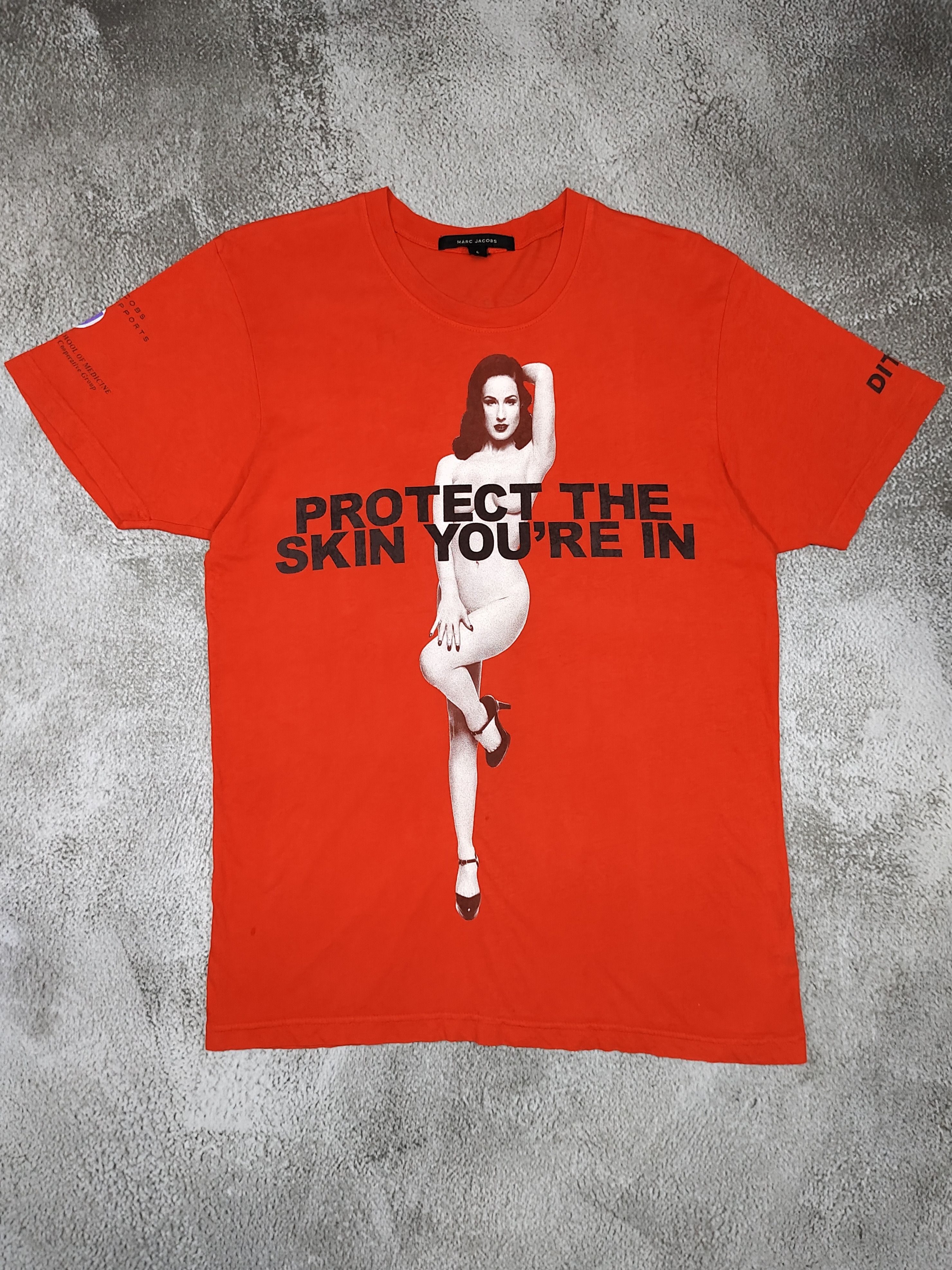 Marc Jacobs 2000s MJ- Archive Dita Von Teese Nude Pin Up Graphic Tshirt Size US L / EU 52-54 / 3 - 1 Thumbnail