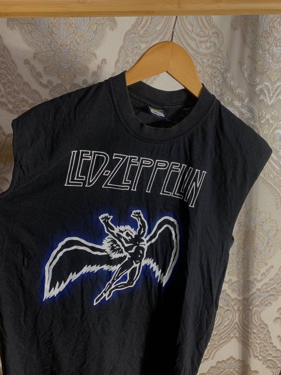 Band Tees VERY RARE LED ZEPPELIN SLEEVELESS ROCK T-SHIRT RETRO Y2K 90s Size US XL / EU 56 / 4 - 2 Thumbnail