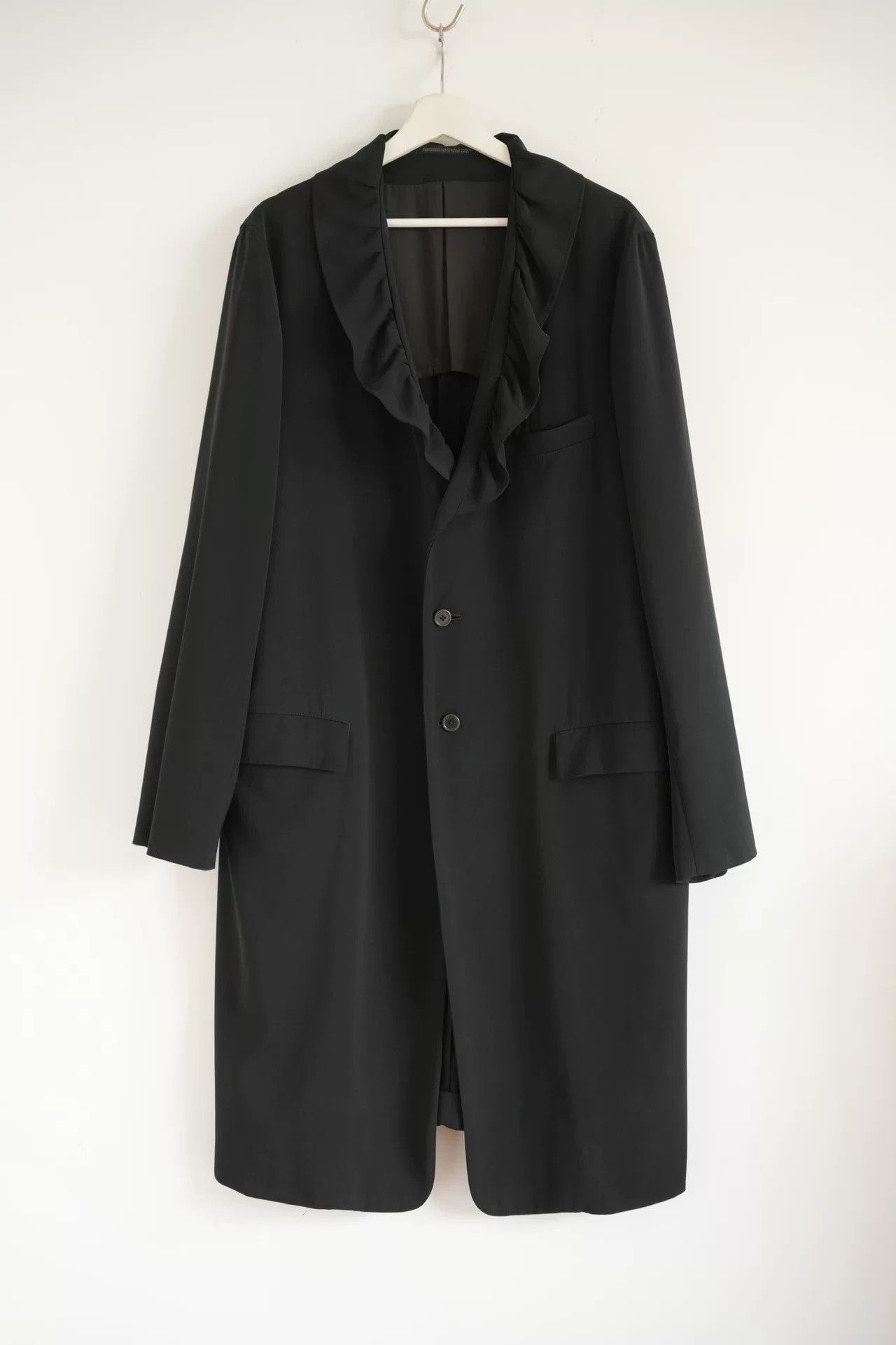 Yohji Yamamoto yohji yamamoto 97ss black coat with ruffles Size US M / EU 48-50 / 2 - 1 Thumbnail