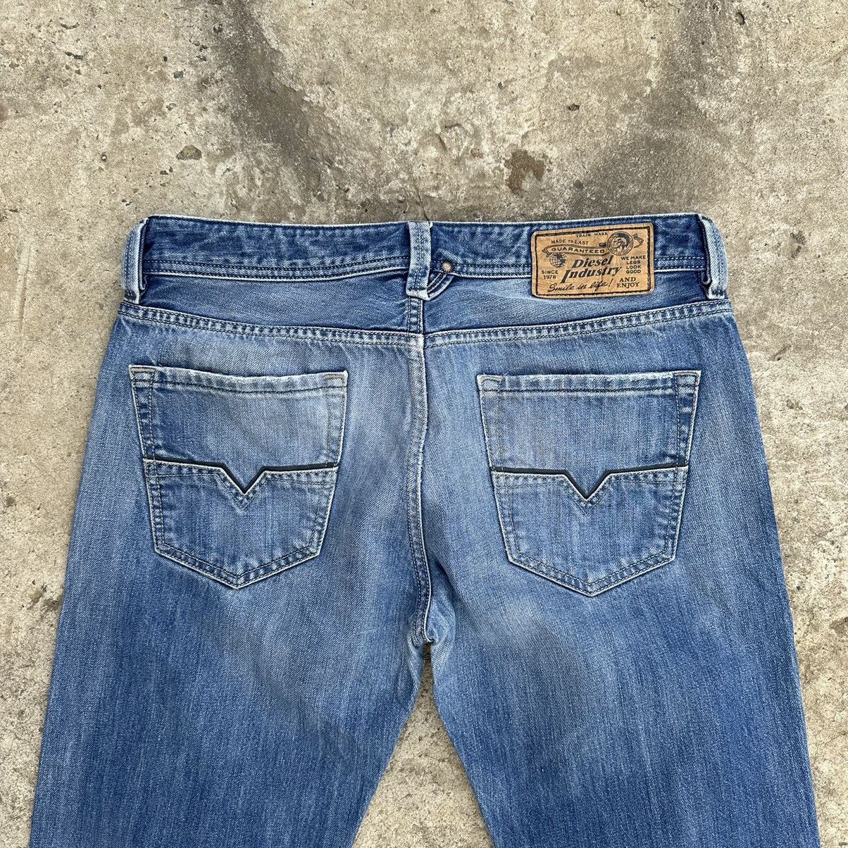 Diesel Vintage Diesel Jeans W31xL30 Style USA Y2K 00s Size US 31 - 12 Thumbnail