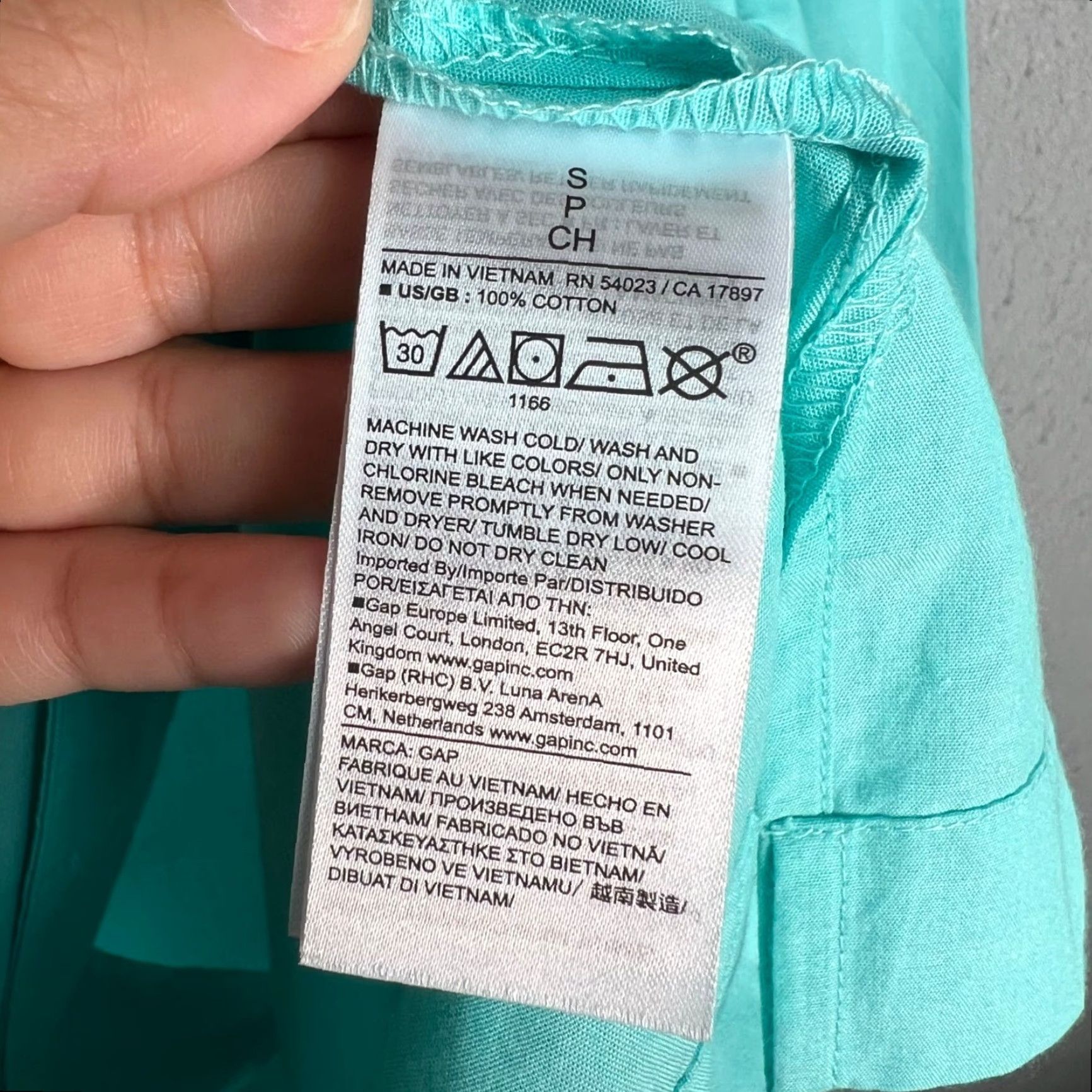 Gap Gap Mens Small Turquoise Button-Up Shirt 100% Cotton Long Sleeve Regular Men Clothing Cotton Button-Up Shirt Turquoise Blue Casual 100% Cotton Mens Size US S / EU 44-46 / 1 - 4 Thumbnail