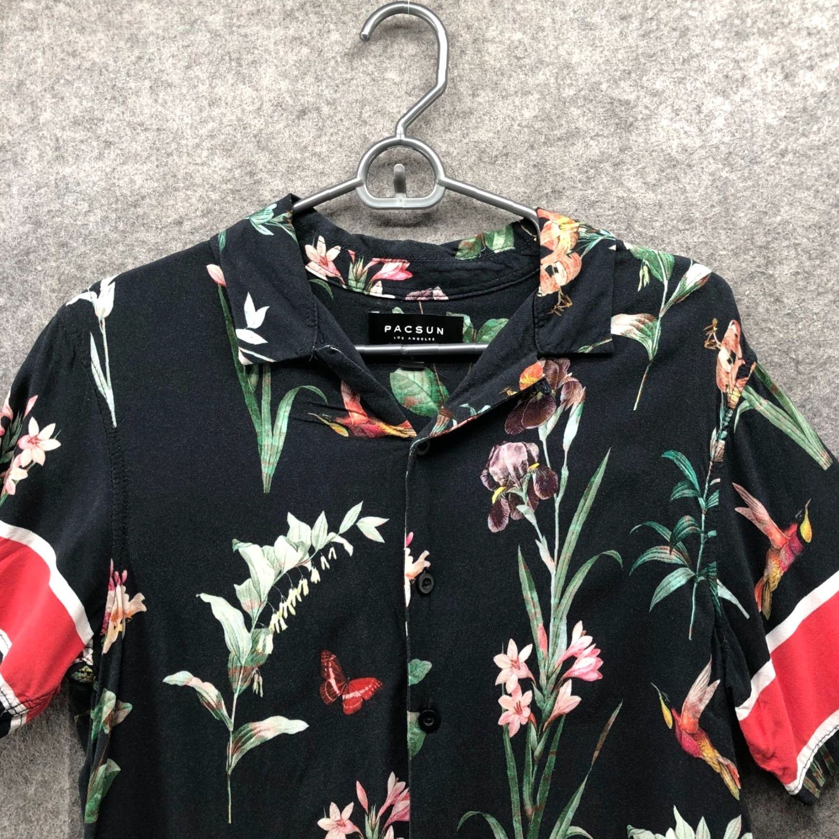 Pacsun PacSun Hawaiian Shirt Mens S Black Red Floral Rayon Button Front Short Sleeve Size US S / EU 44-46 / 1 - 3 Thumbnail