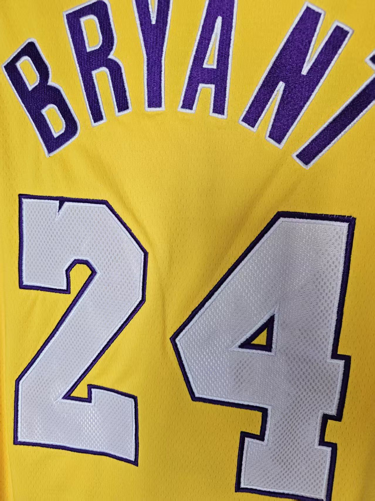 NBA Kobe Bryant Jersey Lakers 24 Double Stitched Yellow Size US XL / EU 56 / 4 - 5 Thumbnail
