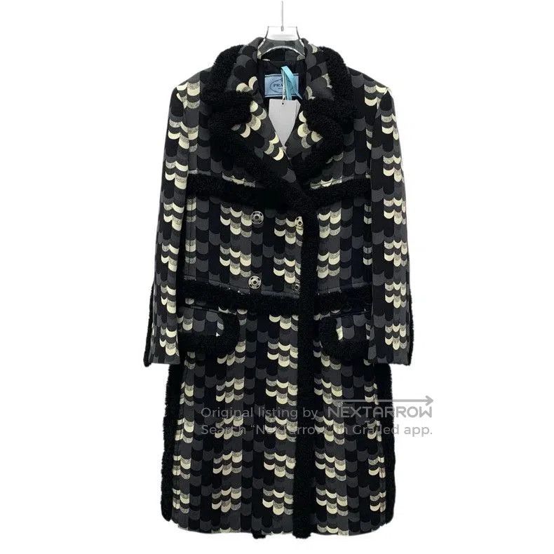 Prada Prada Wool Printed Double-Breasted Coat. Size US S / EU 44-46 / 1 - 1 Thumbnail