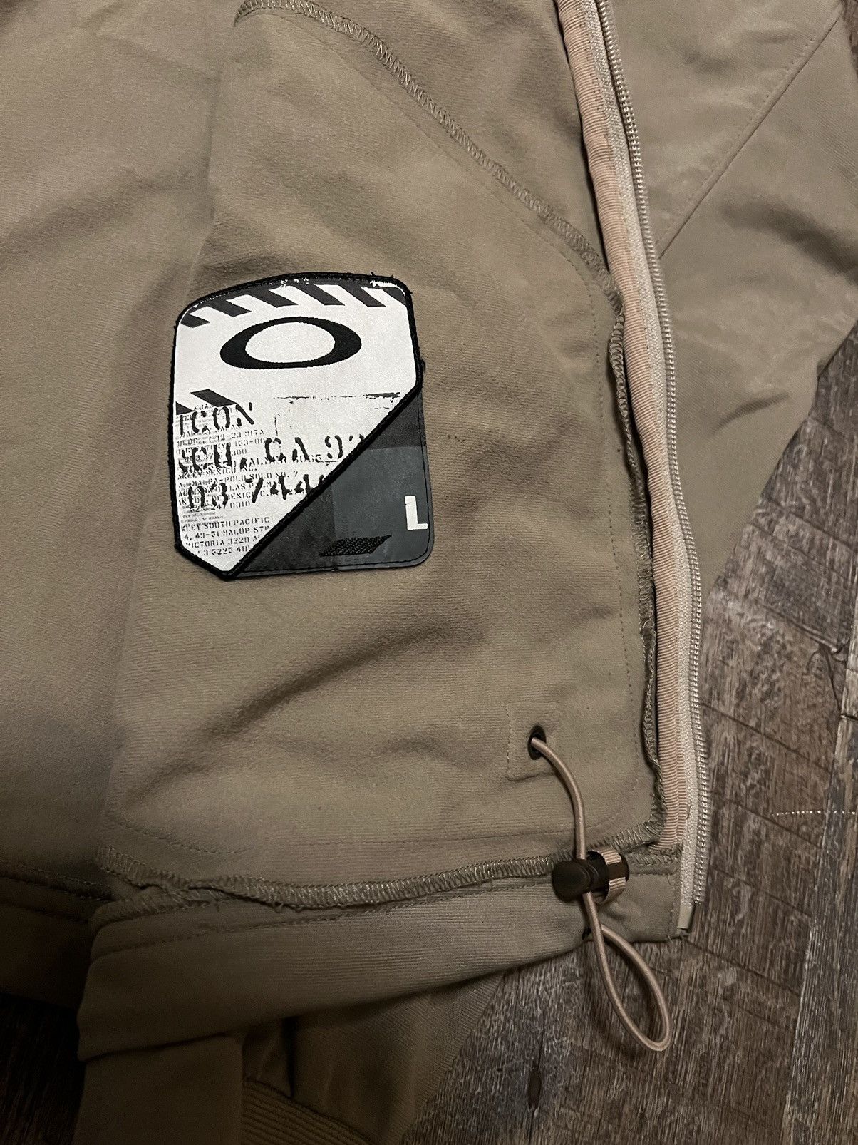 Oakley × Vintage Vintage Oakley Track Jacket Size Large Size US L / EU 52-54 / 3 - 5 Thumbnail