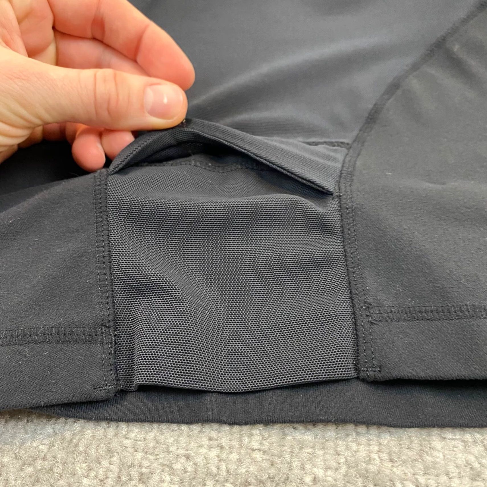 Lululemon Lululemon Built in Bra Workout Tank Top Womens 6 Black Activewear Tank Sleeveless Racerback Moisture Wicking Quick Dry Fitness Shirt Womens Size M / US 6-8 / IT 42-44 - 7 Thumbnail