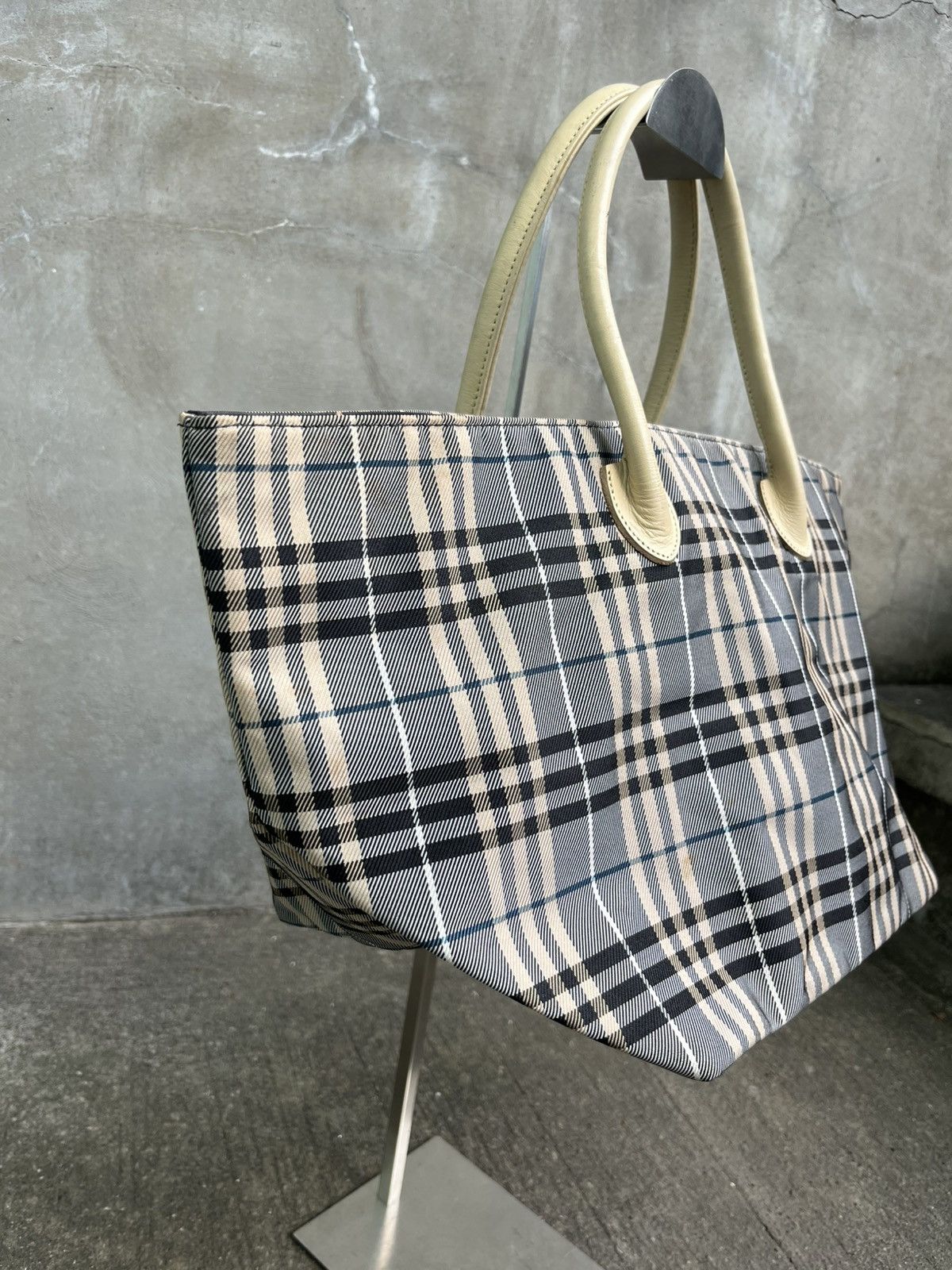 Burberry Blue Label Nova Check Hand Bag Size ONE SIZE - 2 Thumbnail