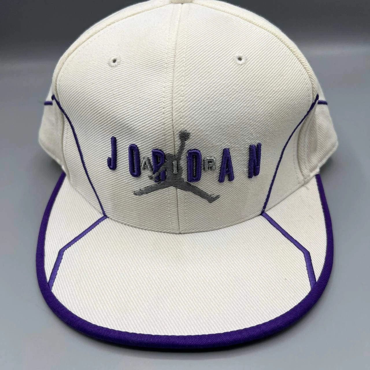 Jordan Brand Air Jordan Hat Men 7 1/8 Embroidered Logo Jumpman Fitted Cap Size ONE SIZE - 1 Thumbnail