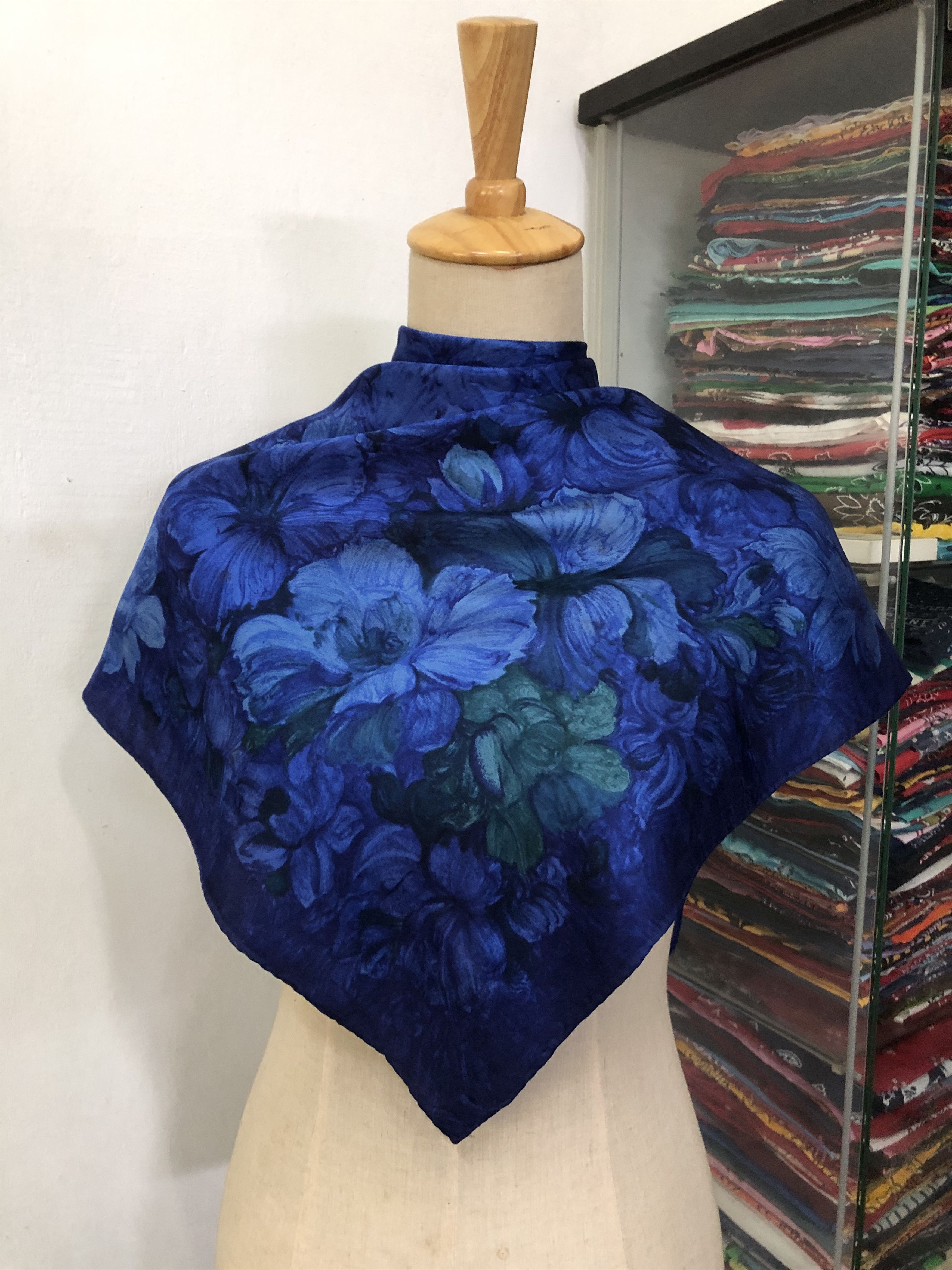 Vintage Vintage Y.N.S. Silk Scarf Size ONE SIZE - 1 Thumbnail