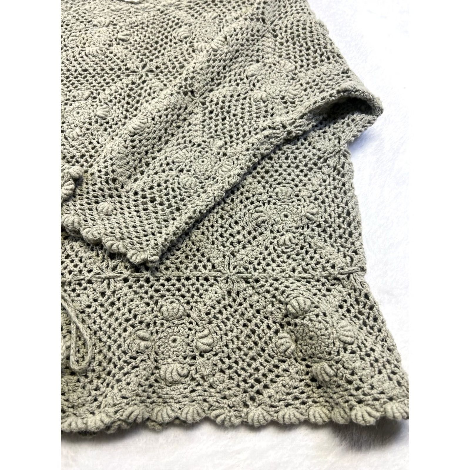 Velvet VINTAGE Midnight Velvet Crochet Top Boho Sage Green Floral Granny Square Medium Shirt Womens Size M / US 6-8 / IT 42-44 - 4 Thumbnail