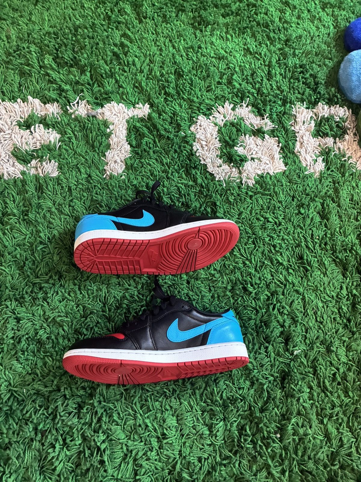 Jordan Brand Air Jordan 1 (Blue) Size US 9.5 / EU 42-43 - 4 Thumbnail