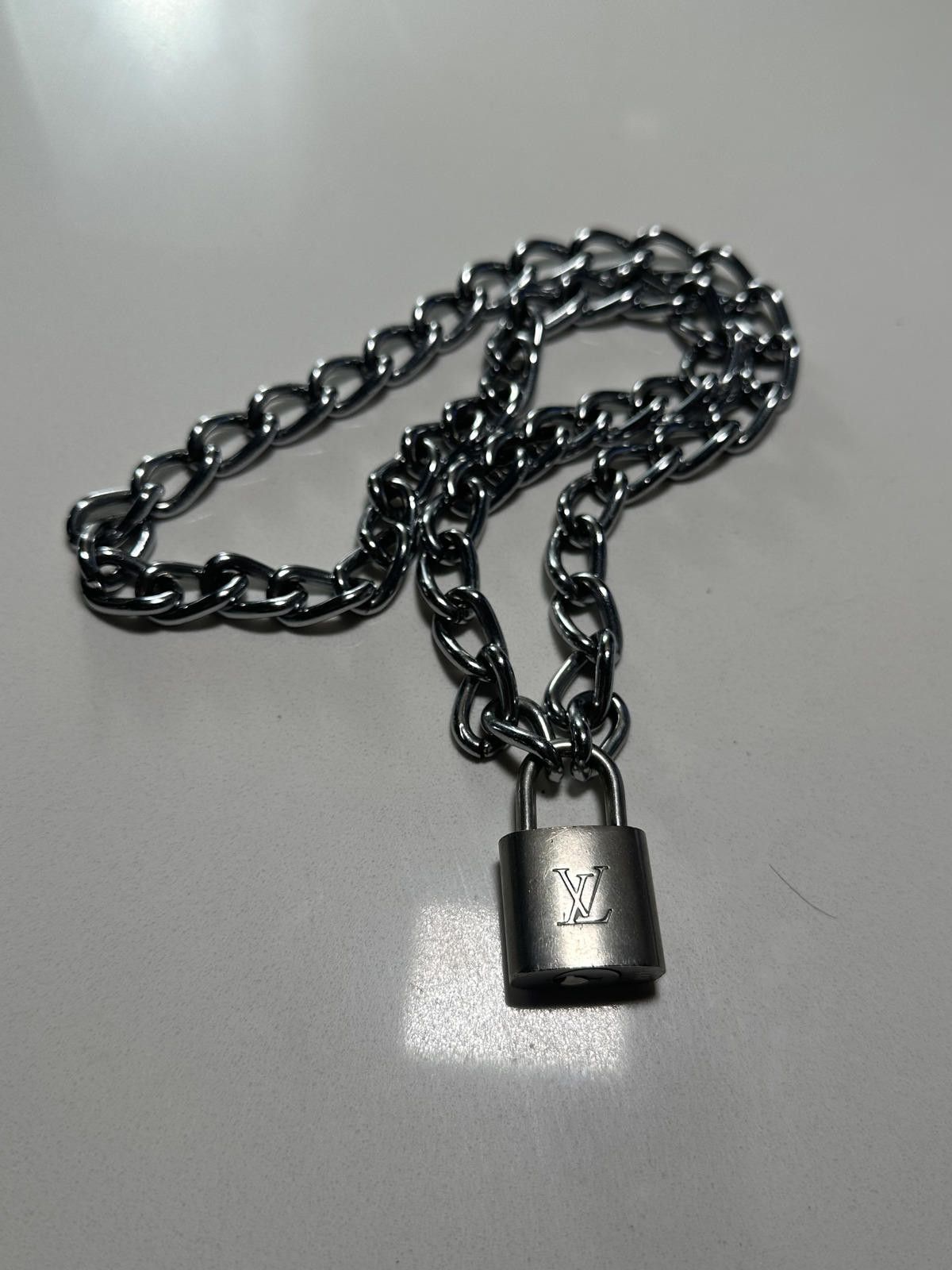 Louis Vuitton Louis Vuitton Silver Padlock Chain Necklace Size ONE SIZE - 1 Thumbnail