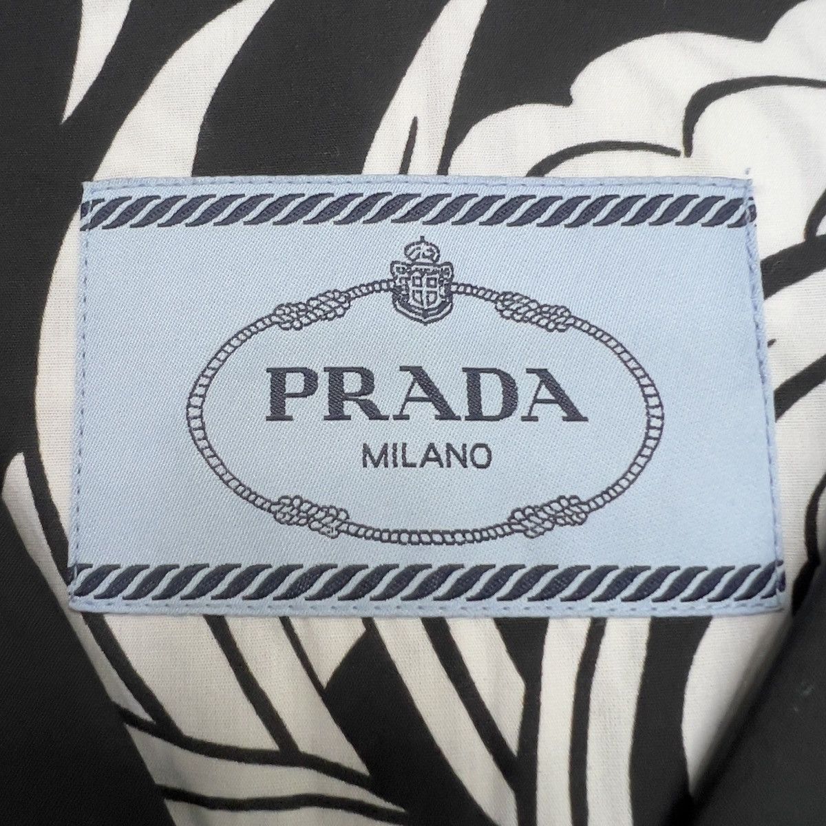 Prada Prada SS18 Dahlia Flames Poplin Shirt Size US L / EU 52-54 / 3 - 7 Thumbnail