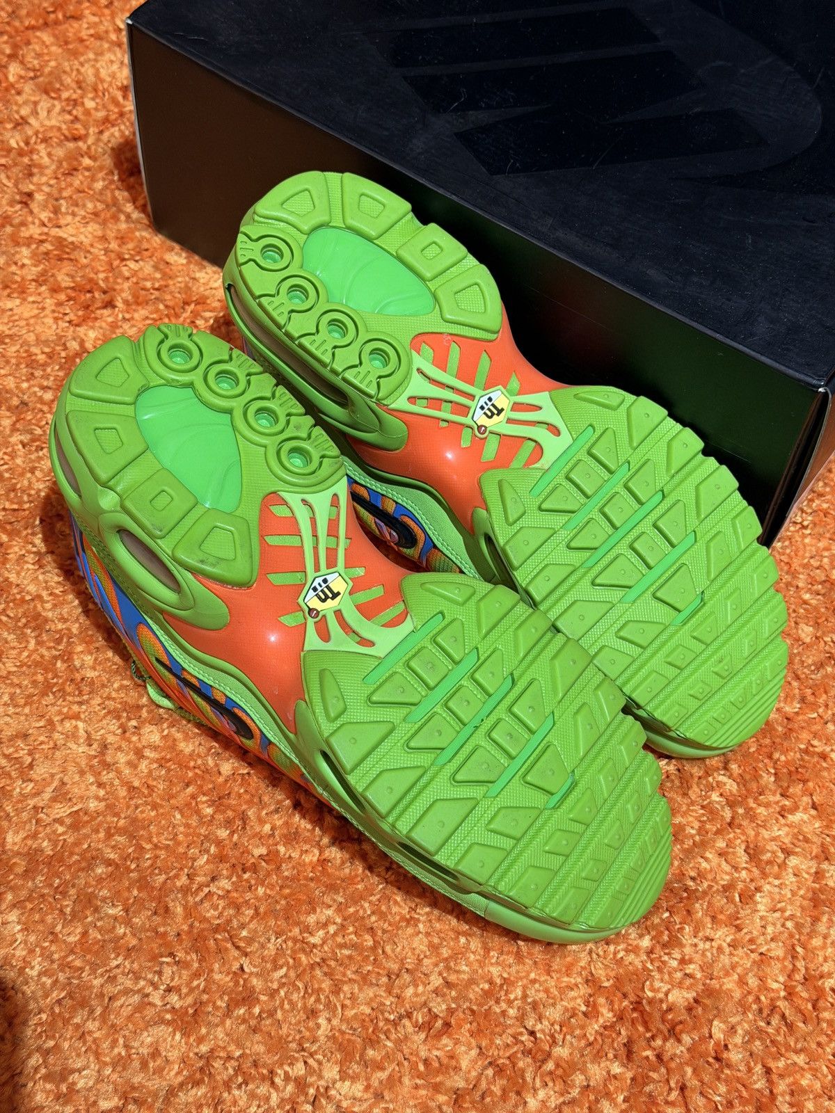 Nike × Supreme Nike Air Max Plus TN x Supreme Shoes Size US 9 / EU 42 - 9 Thumbnail