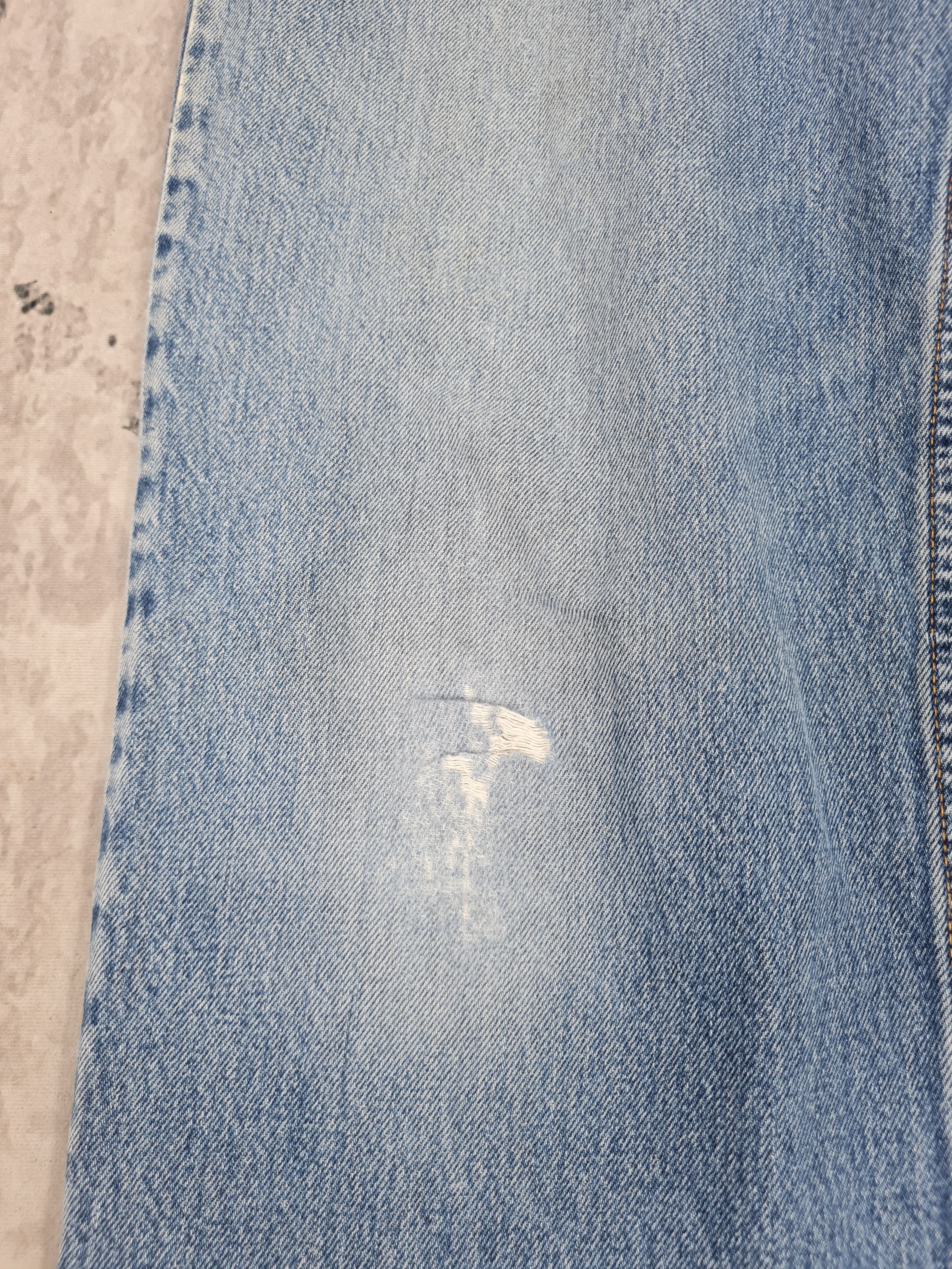Levi's Vintage Clothing Vtg 90's LEVIS Ripped Faded Stain Jeans L0364 Size 36X31.5 Size US 36 / EU 52 - 5 Thumbnail