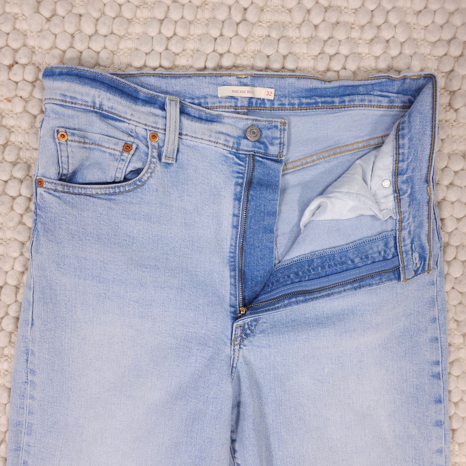 Levi's Levi's Ribcage Bell Light Wash Blue Sz 32 Size 32" / US 10 / IT 46 - 3 Thumbnail