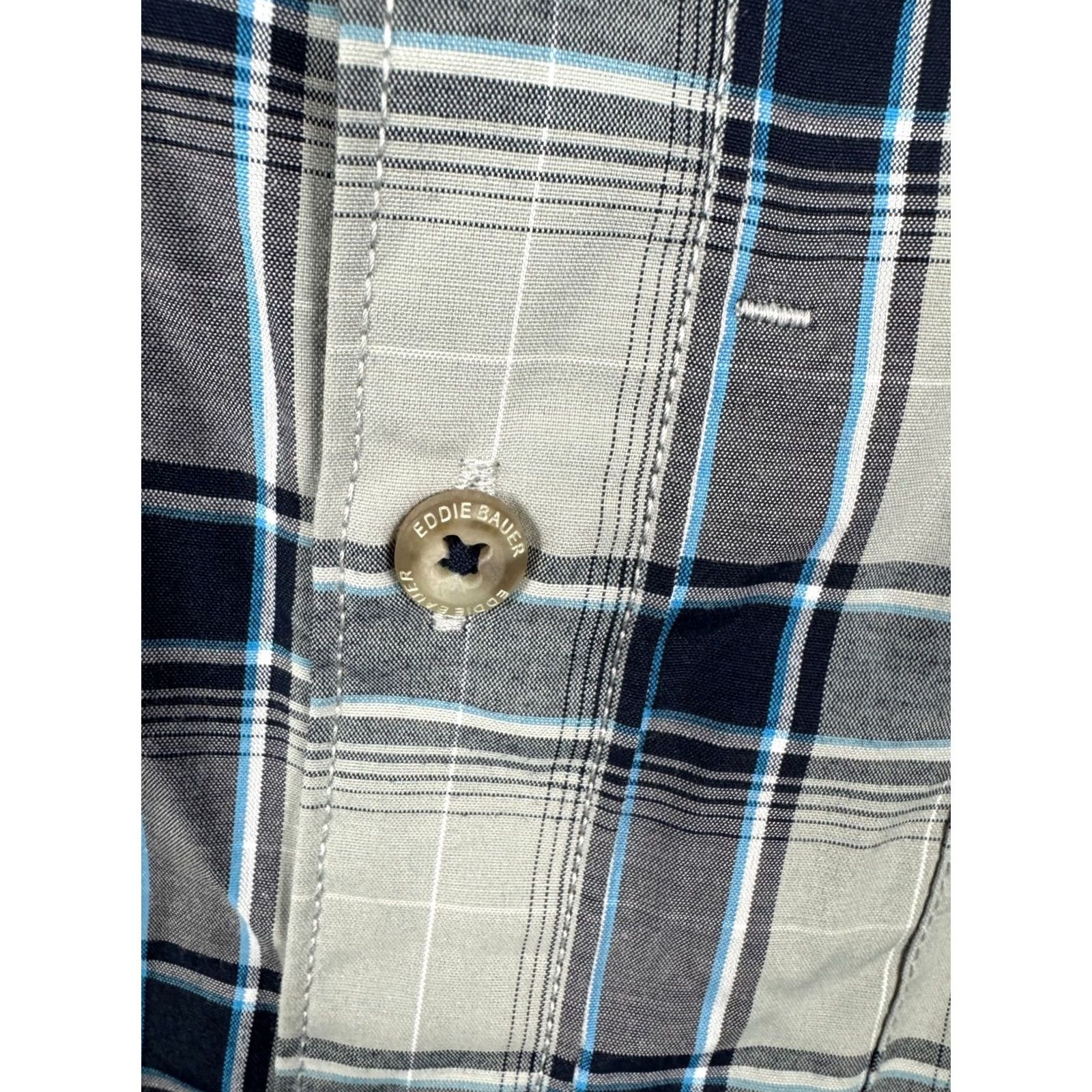Eddie Bauer Eddie Bauer Button Down Shirt Large Mens Blue Plaid Classic Fit L/S Outdoors Pocket Size US L / EU 52-54 / 3 - 4 Thumbnail