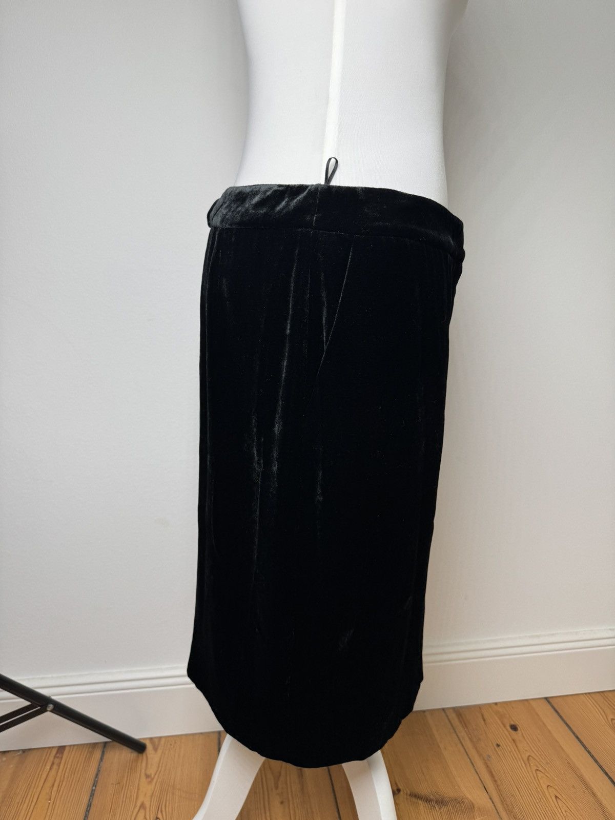 Emilio Pucci Vintage Pucci Velvet Skirt Black IT40 Size 27" / US 4 / IT 40 - 11 Thumbnail