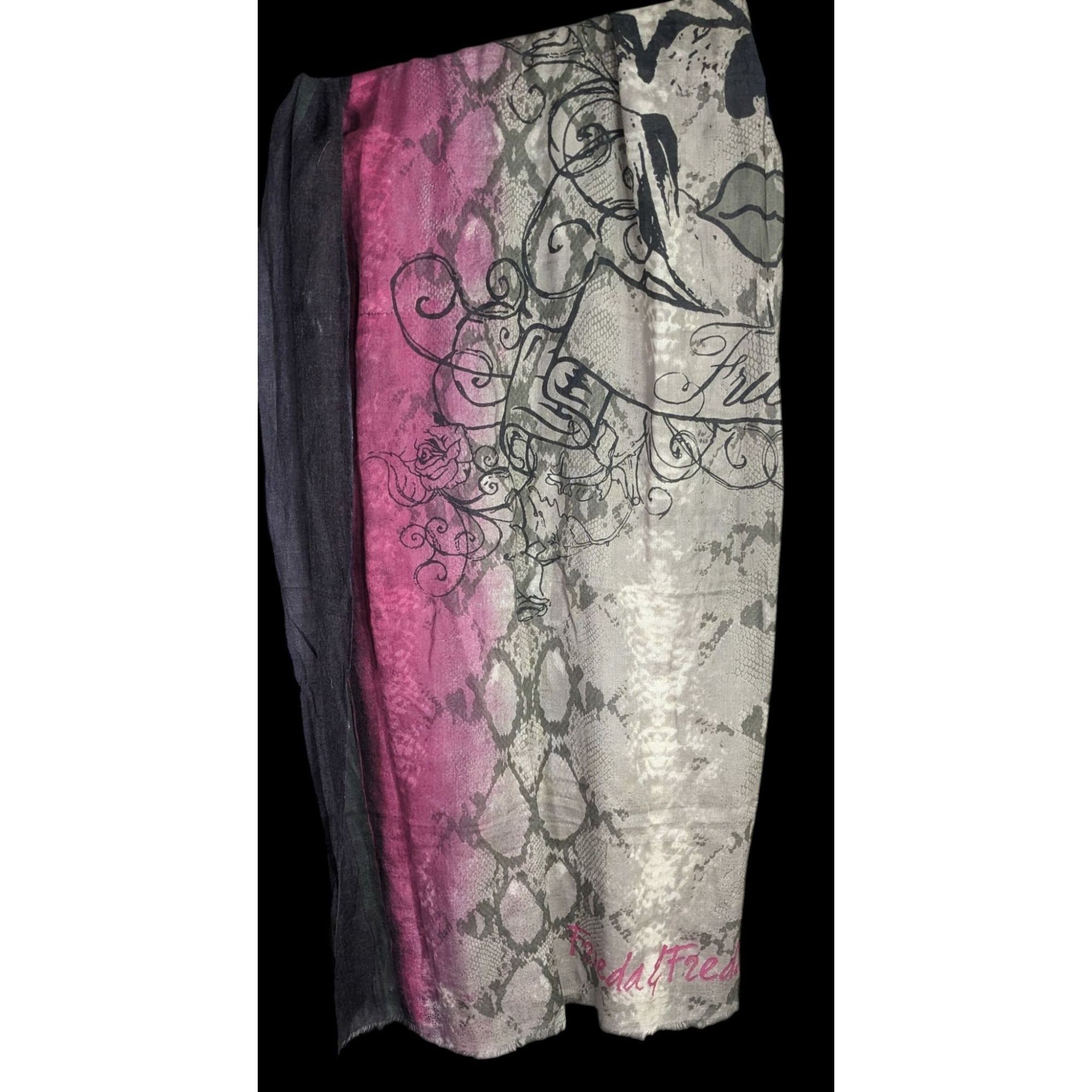 Other Frida & Freddies New York Gothic Skull Scarf 70% Viscose 30% Size ONE SIZE - 4 Thumbnail