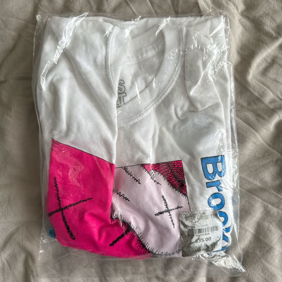 Kaws KAWS Brooklyn Museum URGE T-shirt White/Magenta Size US XXL / EU 58 / 5 - 4 Thumbnail